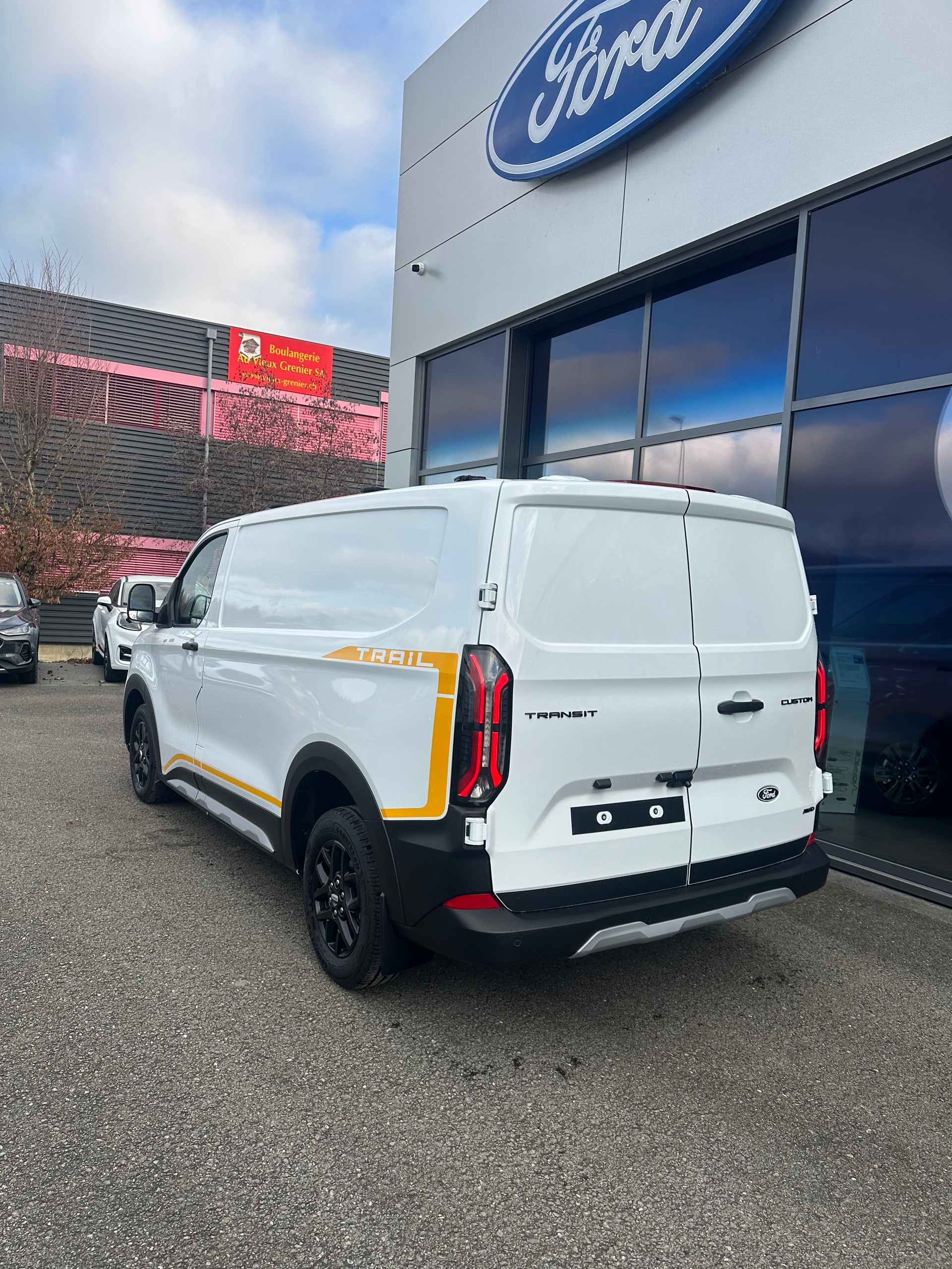 FORD Transit Custom Van 320 L1 2.0 EcoBl Trail/170CV/Aut.4x4 - 4