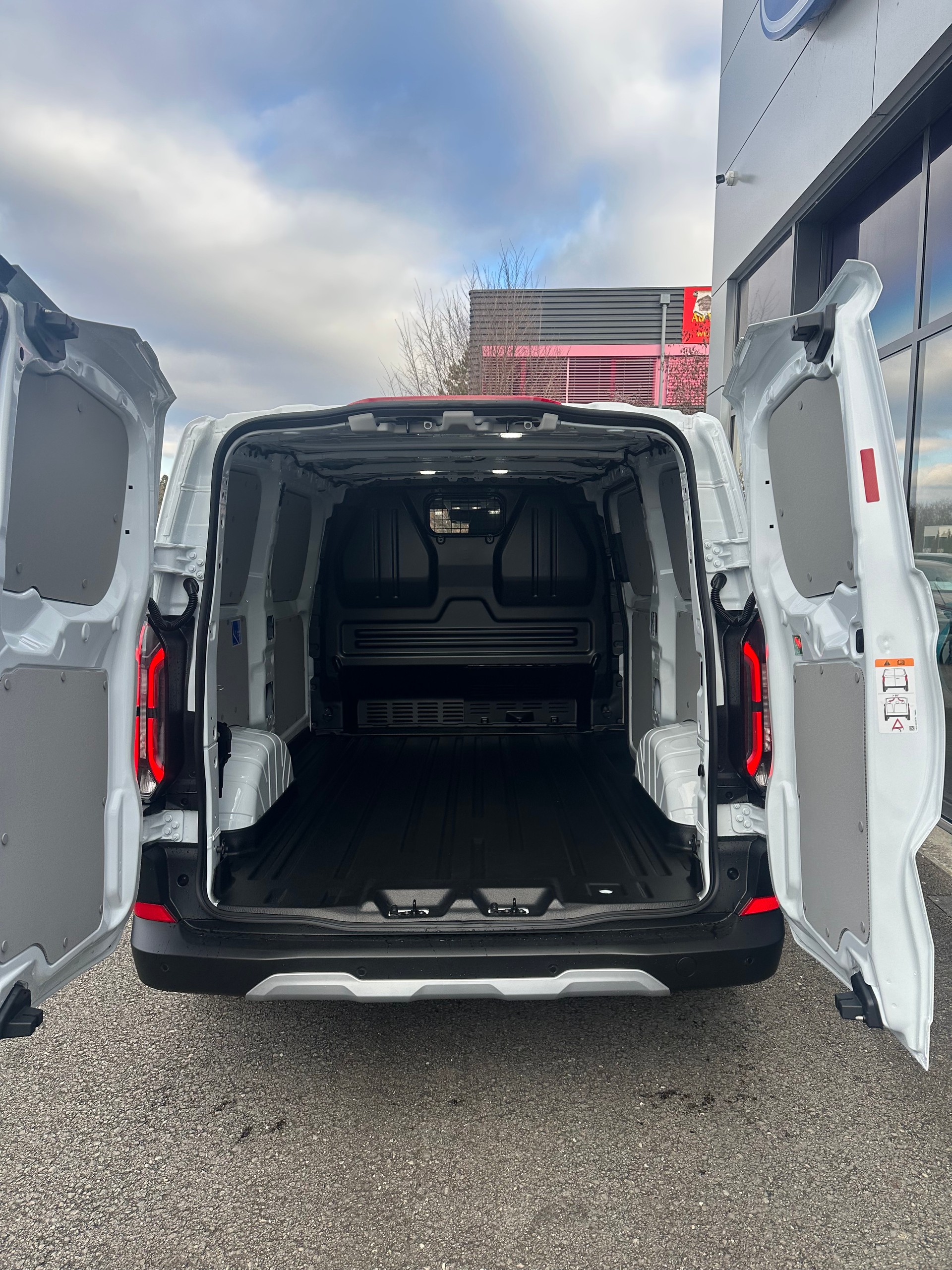 FORD Transit Custom Van 320 L1 2.0 EcoBl Trail/170CV/Aut.4x4 - 7