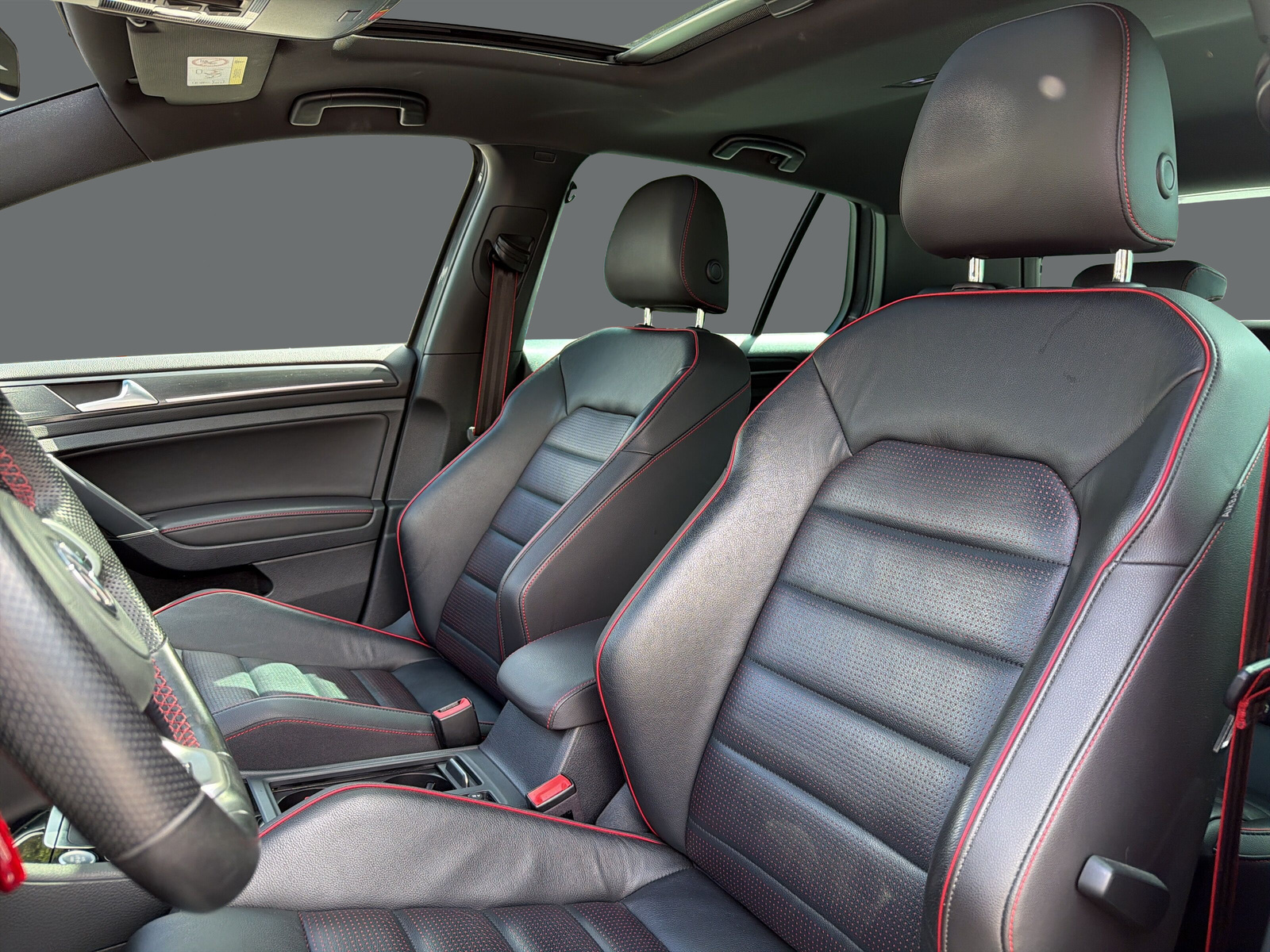 VW Golf 2.0 TSI GTI TCR - 9