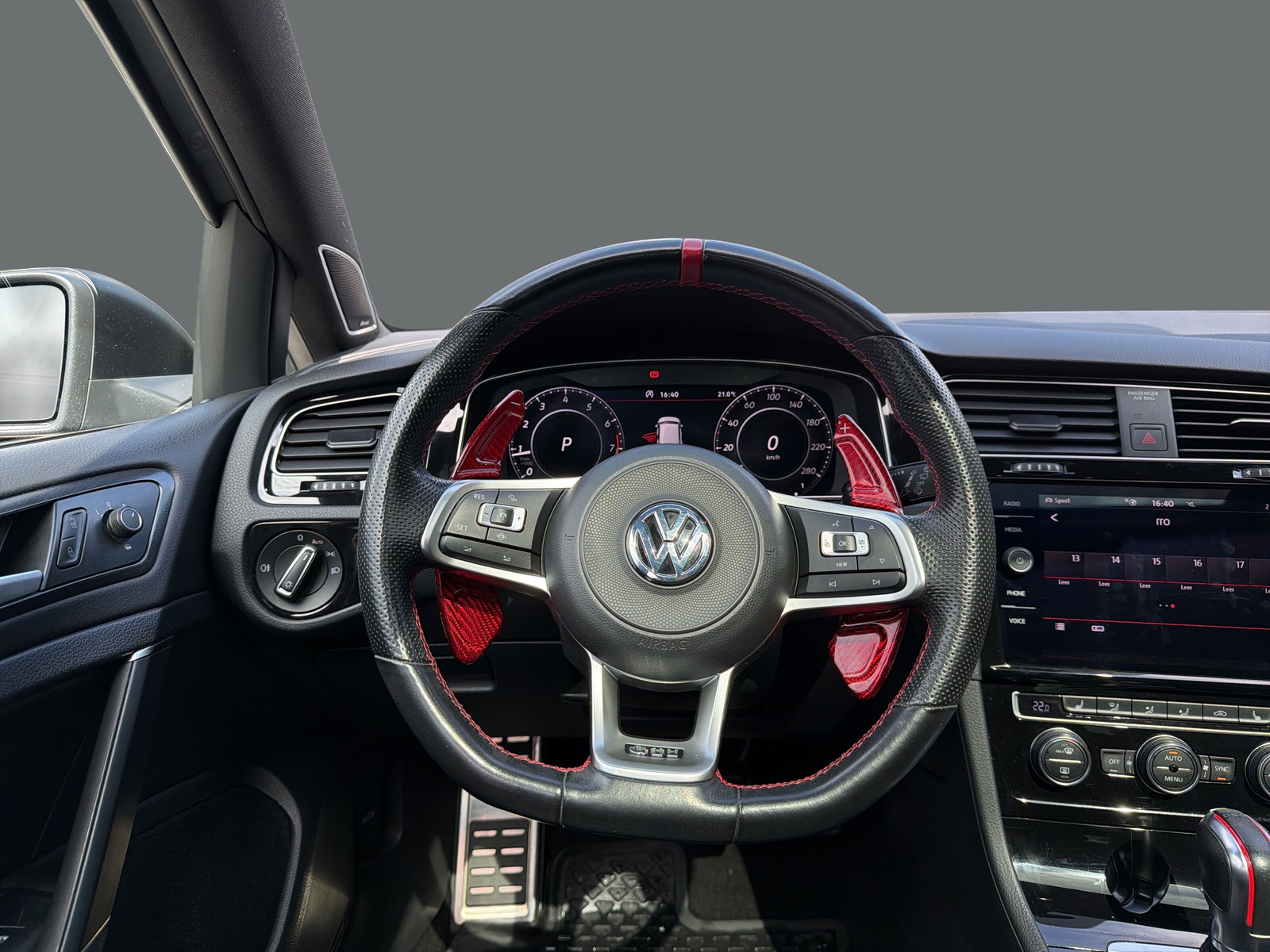 VW Golf 2.0 TSI GTI TCR - 10