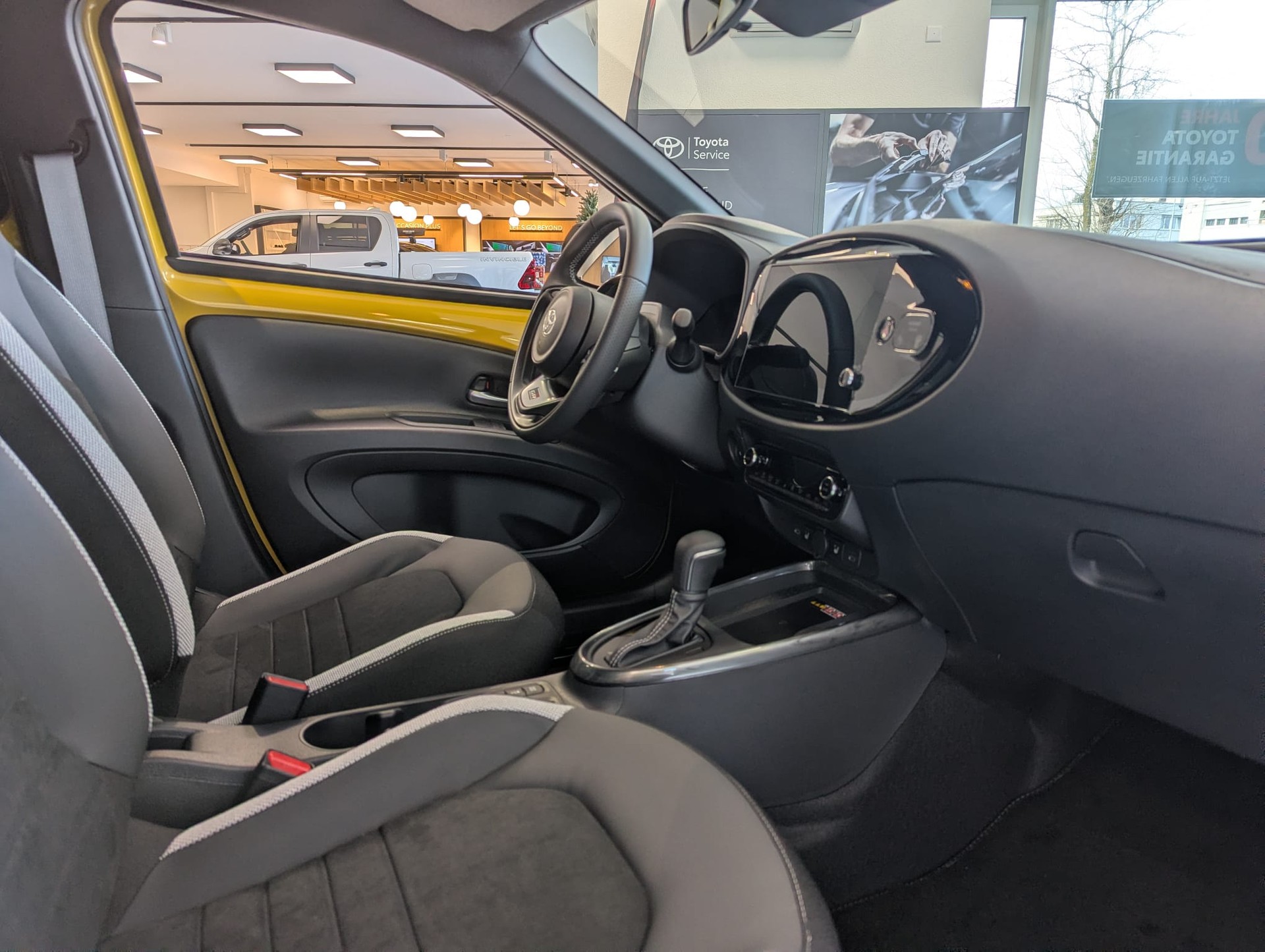 TOYOTA Aygo X 1.5 GR Sport e-CVT - 6