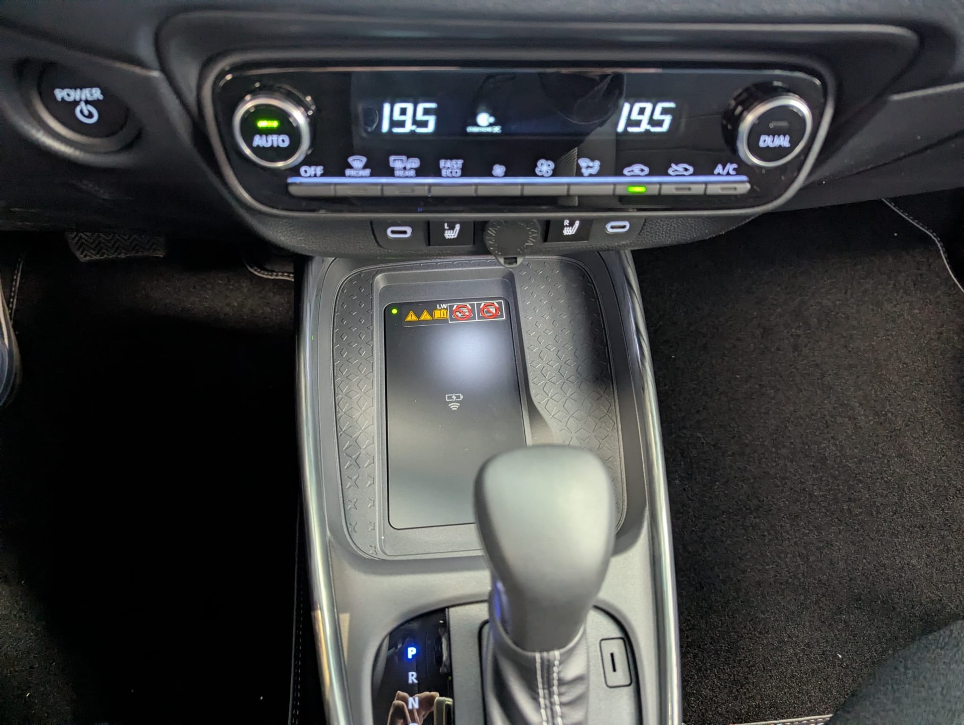 TOYOTA Aygo X 1.5 GR Sport e-CVT - 12