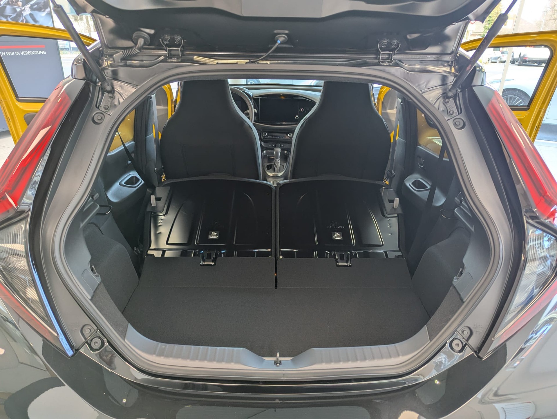 TOYOTA Aygo X 1.5 GR Sport e-CVT - 9