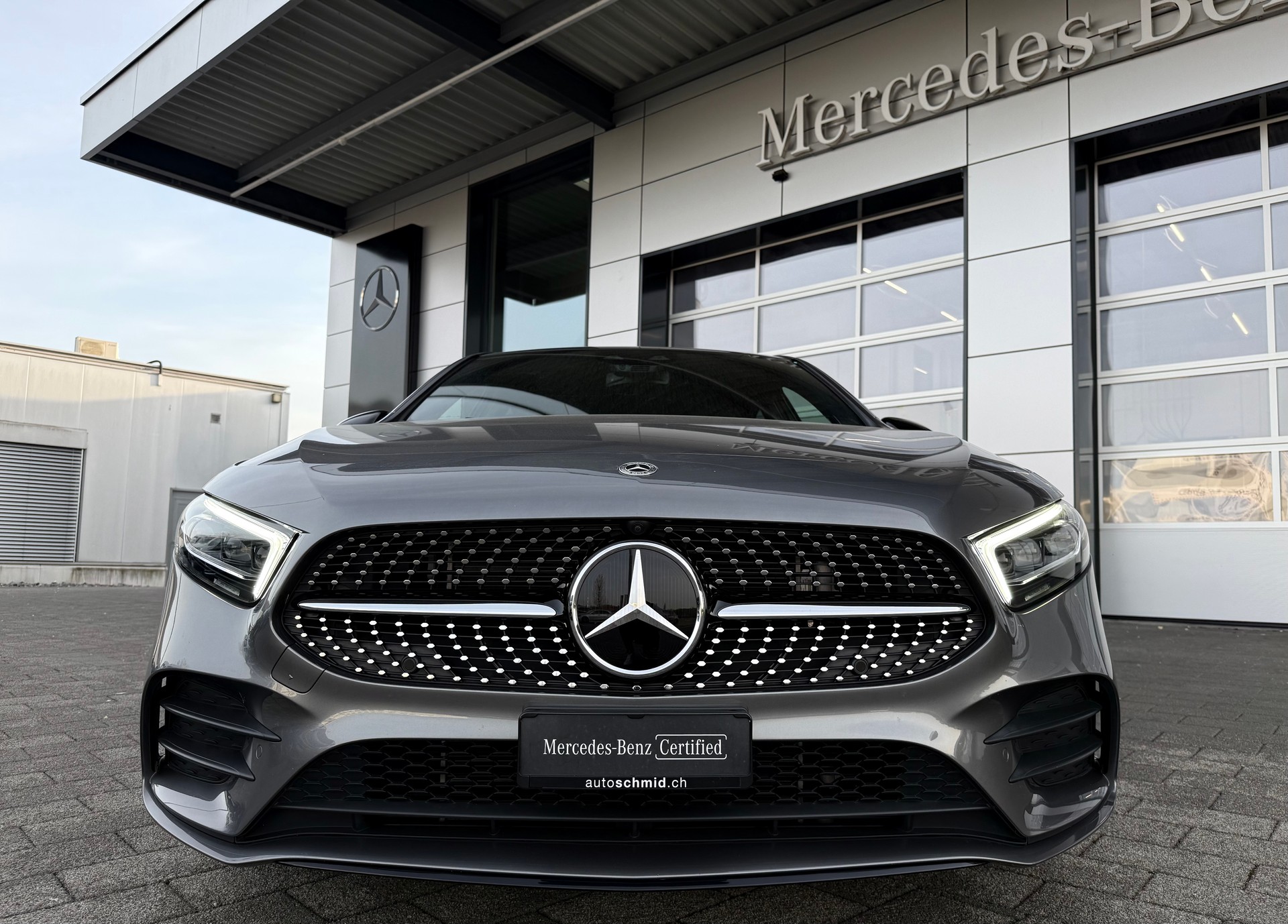 MERCEDES-BENZ A 250e AMG Line 8G-DCT - 3