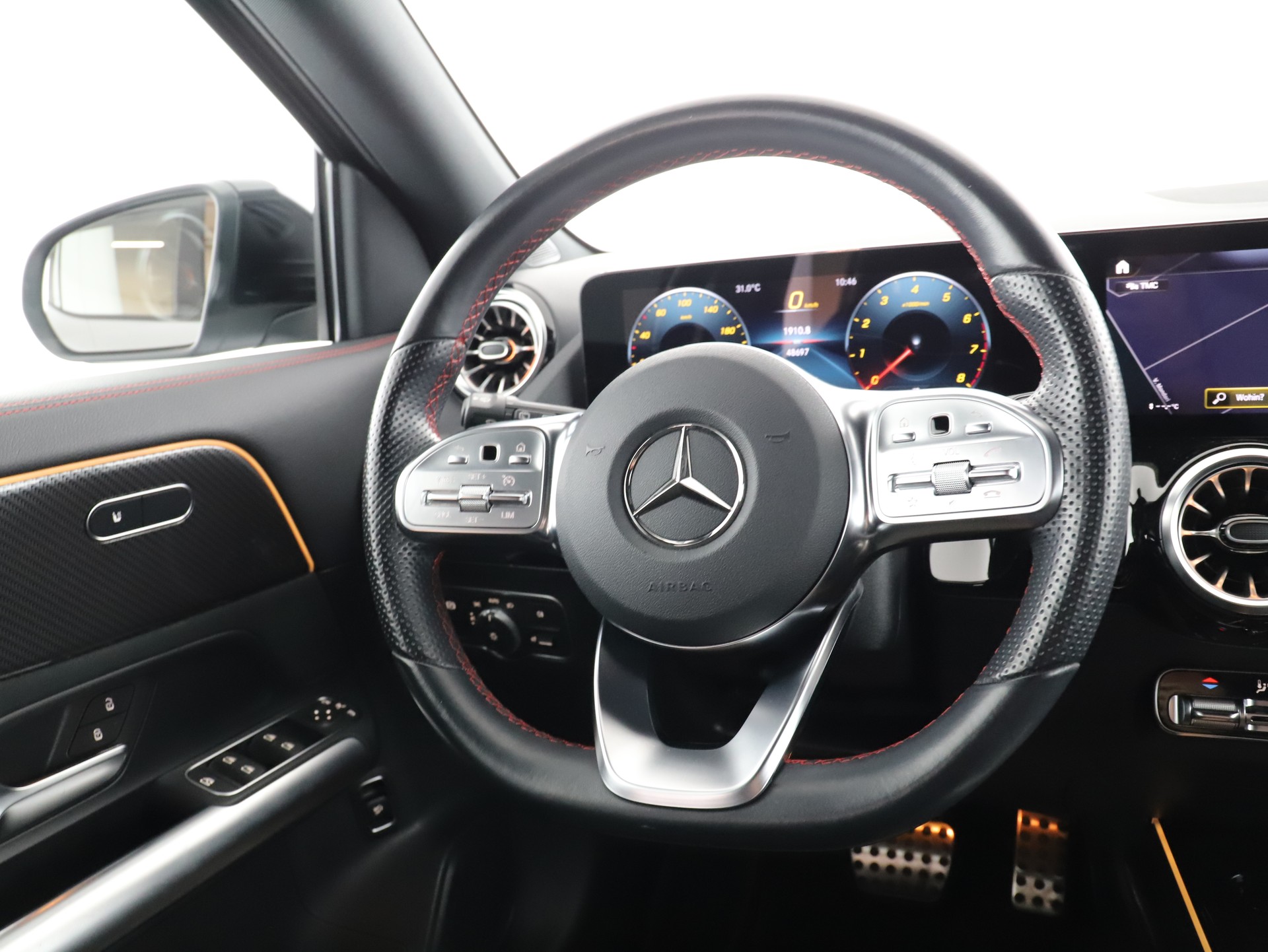 MERCEDES-BENZ GLA 180 AMG Line 7G-DCT - 12
