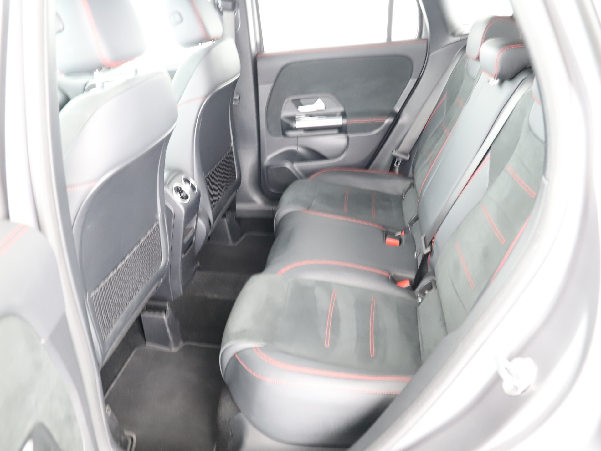 MERCEDES-BENZ GLA 180 AMG Line 7G-DCT - 13