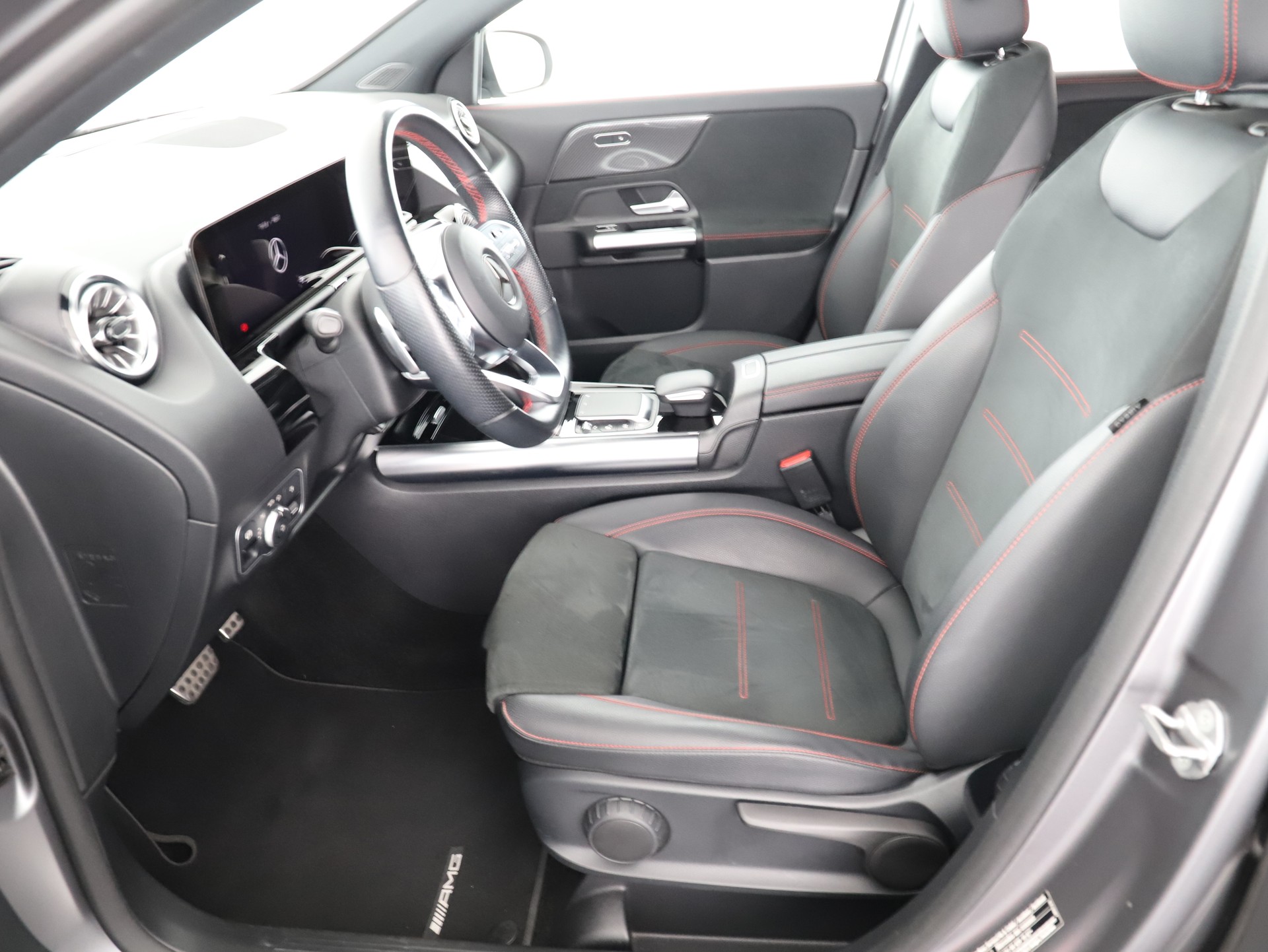 MERCEDES-BENZ GLA 180 AMG Line 7G-DCT - 10