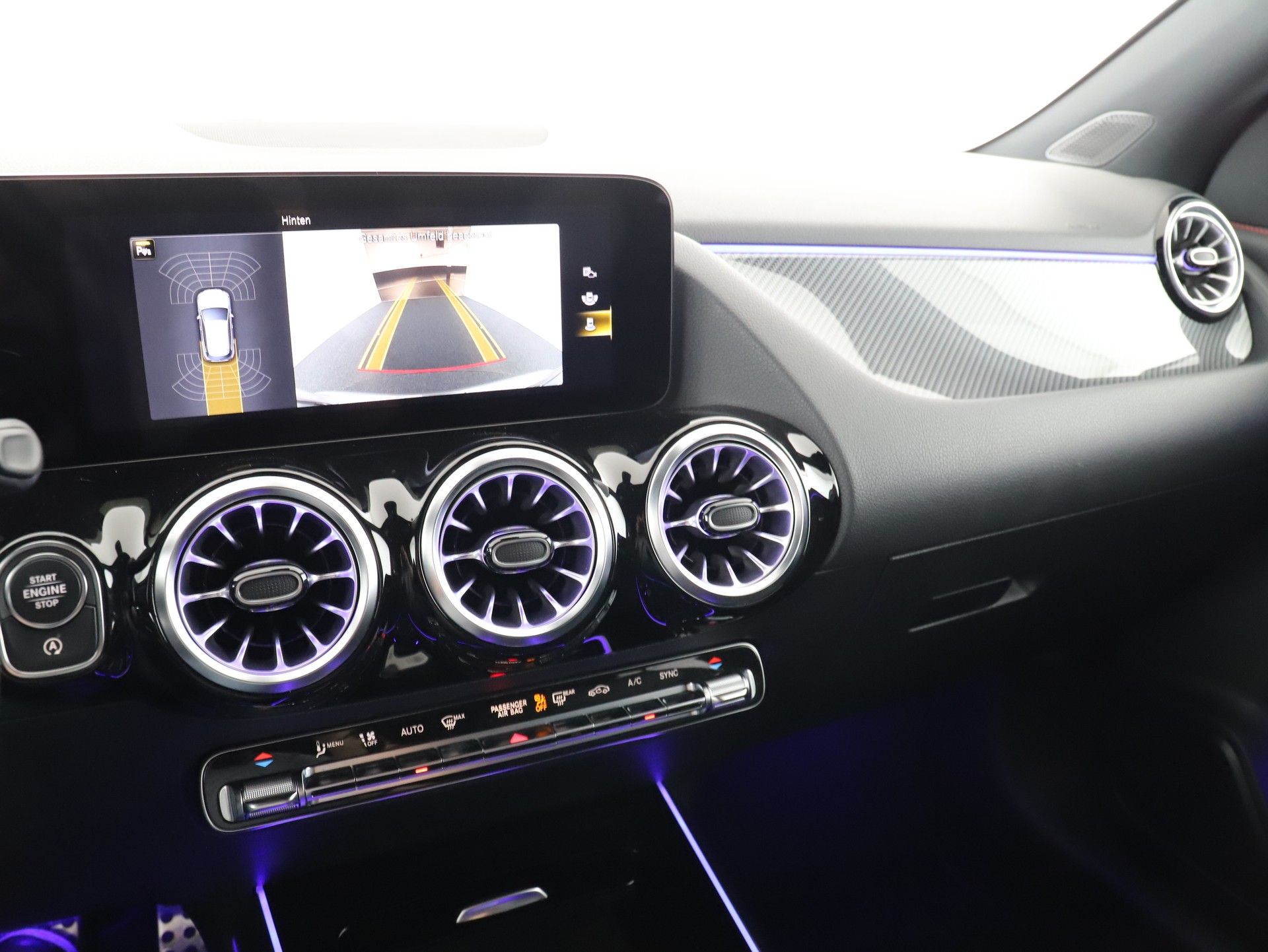 MERCEDES-BENZ GLA 180 AMG Line 7G-DCT - 14