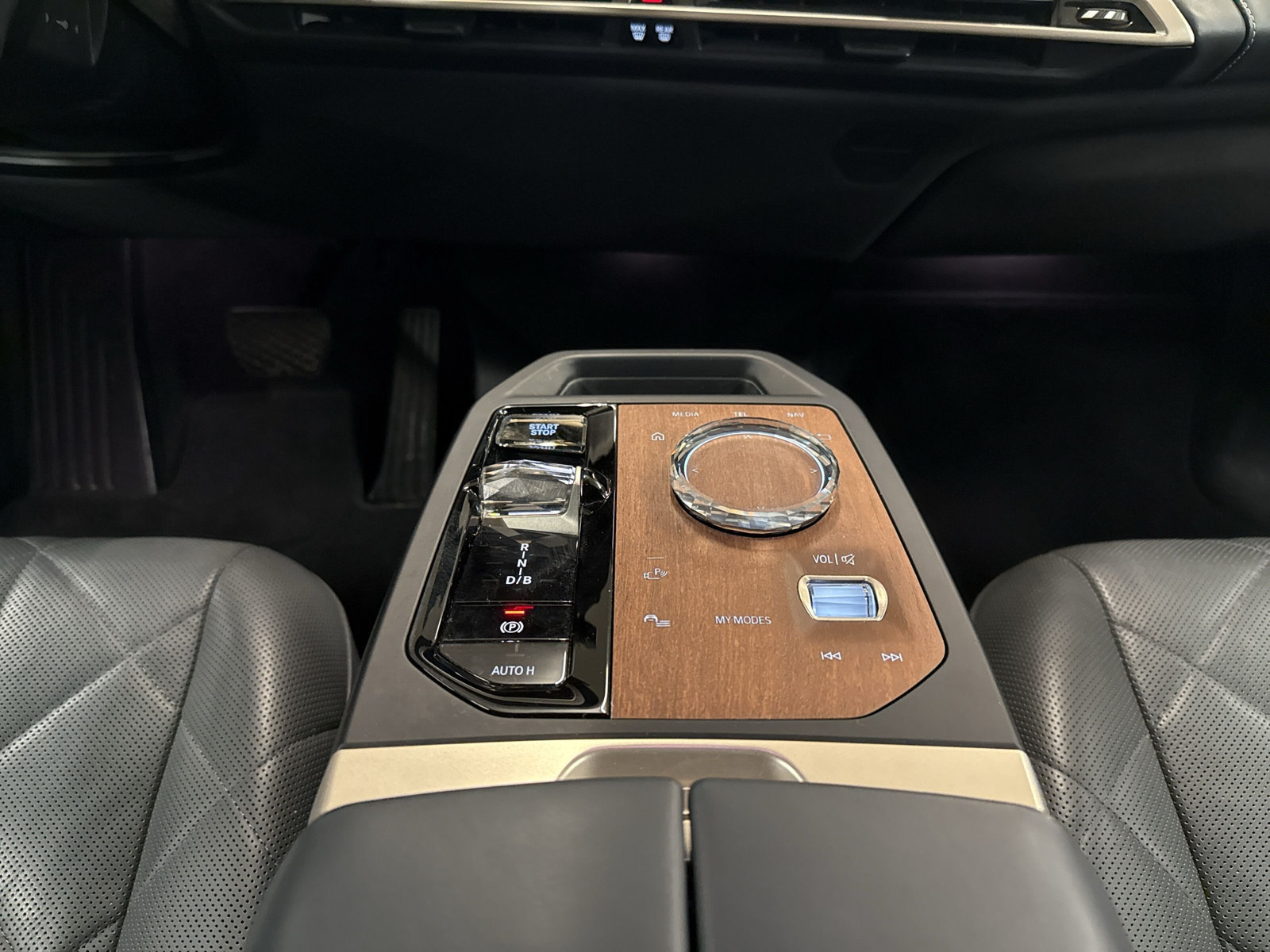 BMW iX xDrive50 - 13