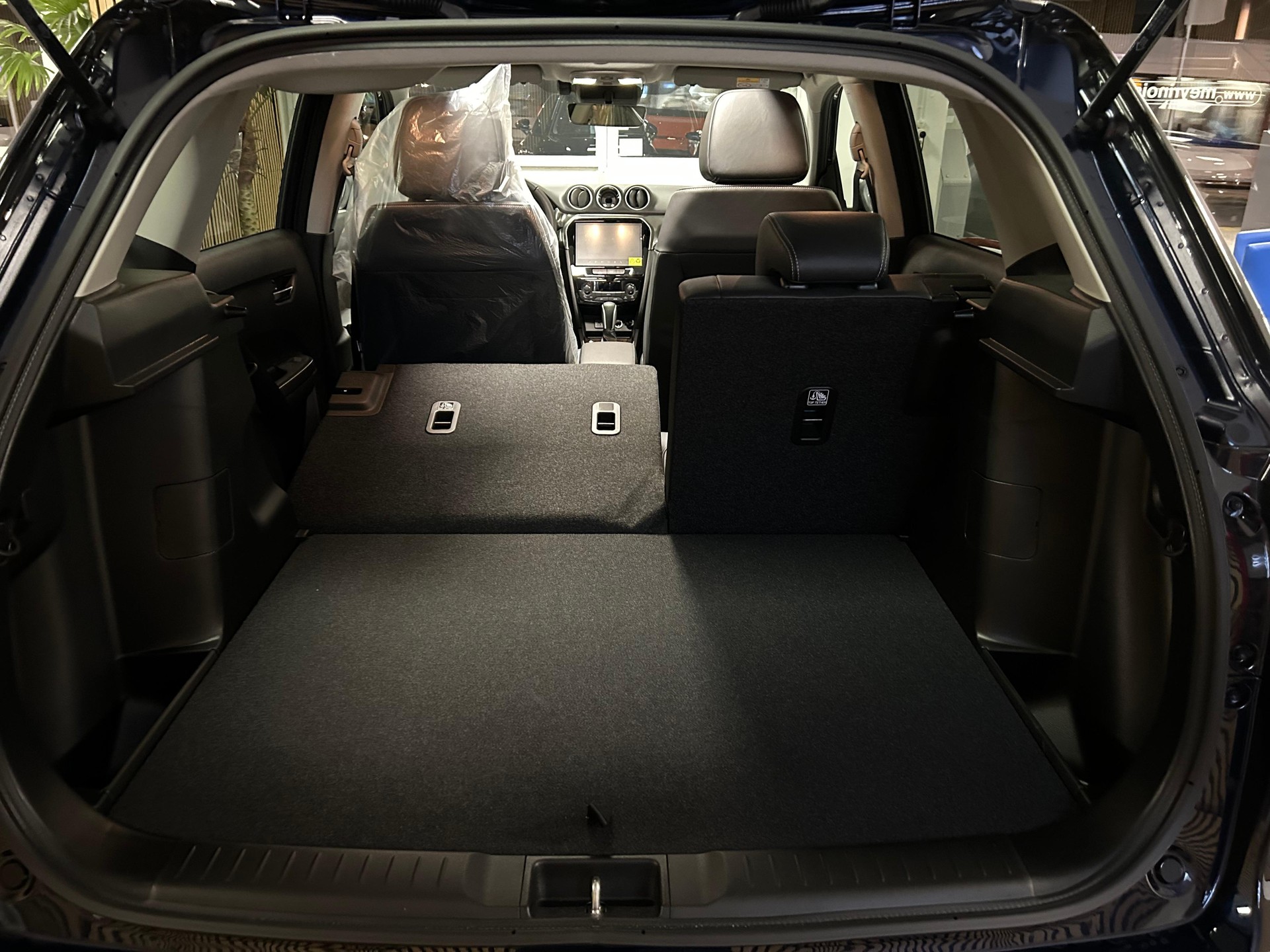 SUZUKI Vitara 1.4 T Sakura Top Hybrid 4x4 - 21