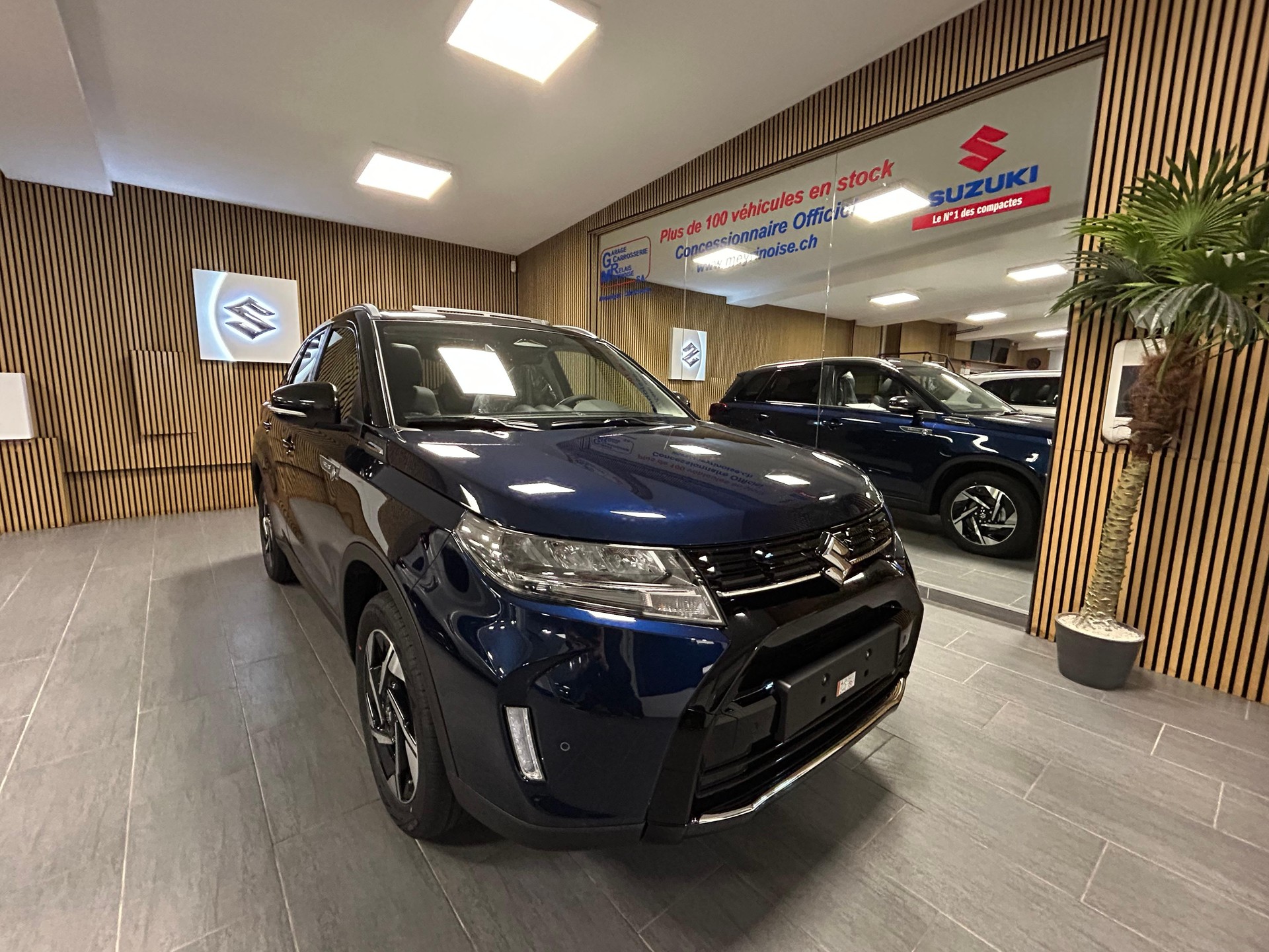 SUZUKI Vitara 1.4 T Sakura Top Hybrid 4x4 - 3
