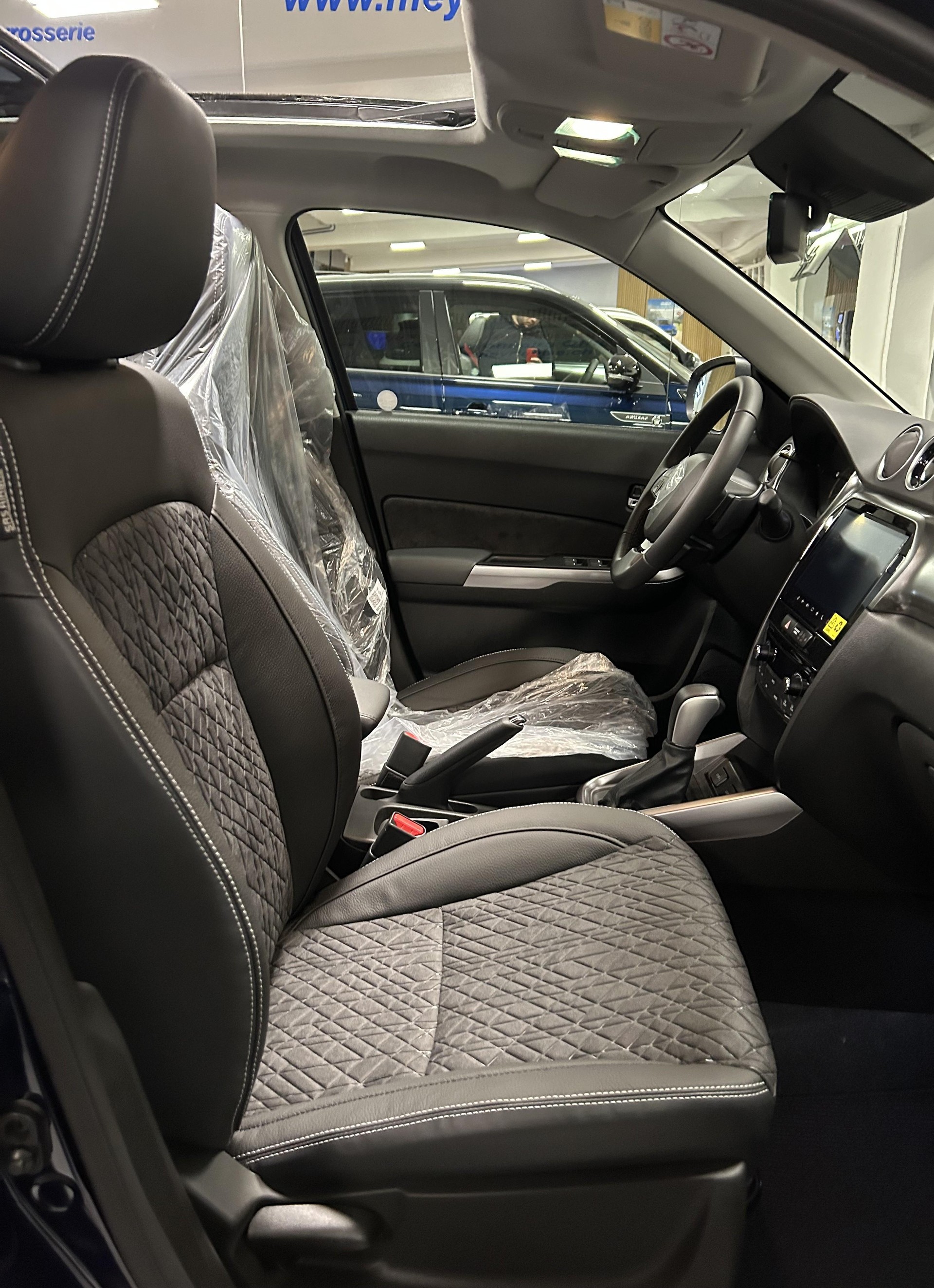 SUZUKI Vitara 1.4 T Sakura Top Hybrid 4x4 - 17