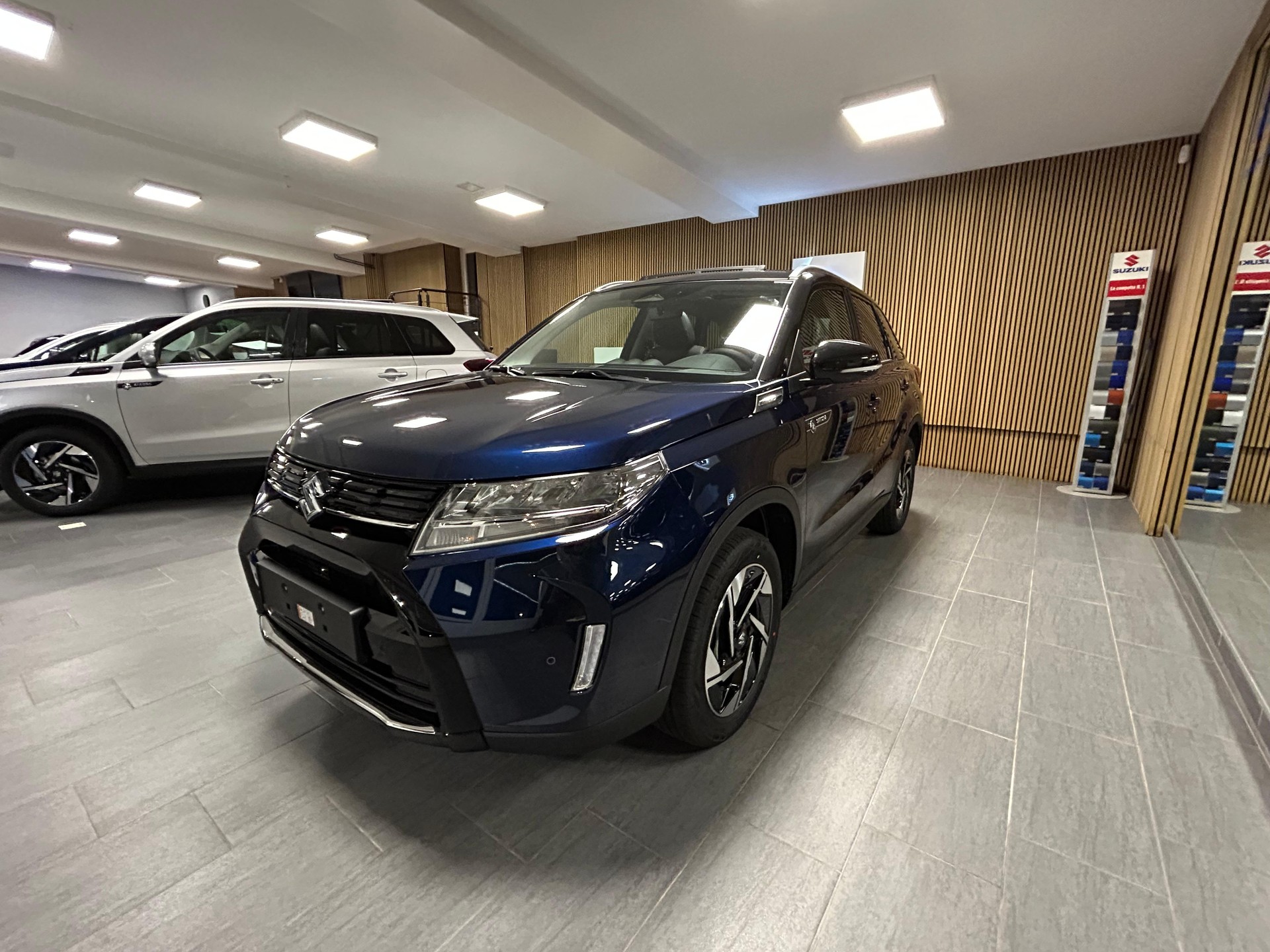SUZUKI Vitara 1.4 T Sakura Top Hybrid 4x4 - 5