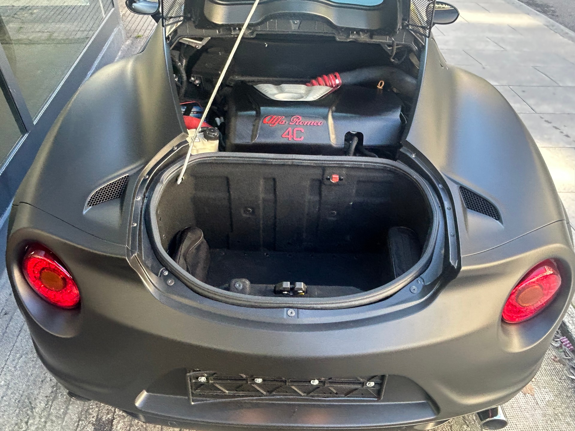 ALFA ROMEO 4C 1750 TBi - 8