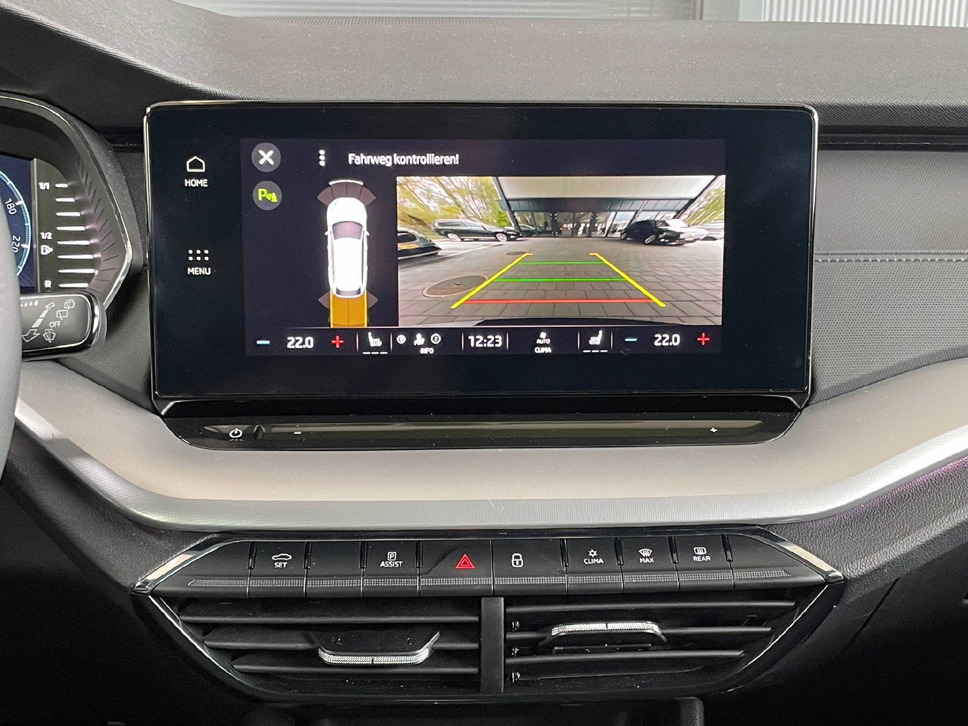 SKODA Octavia Combi 1.5 TSI Ambition DSG-10