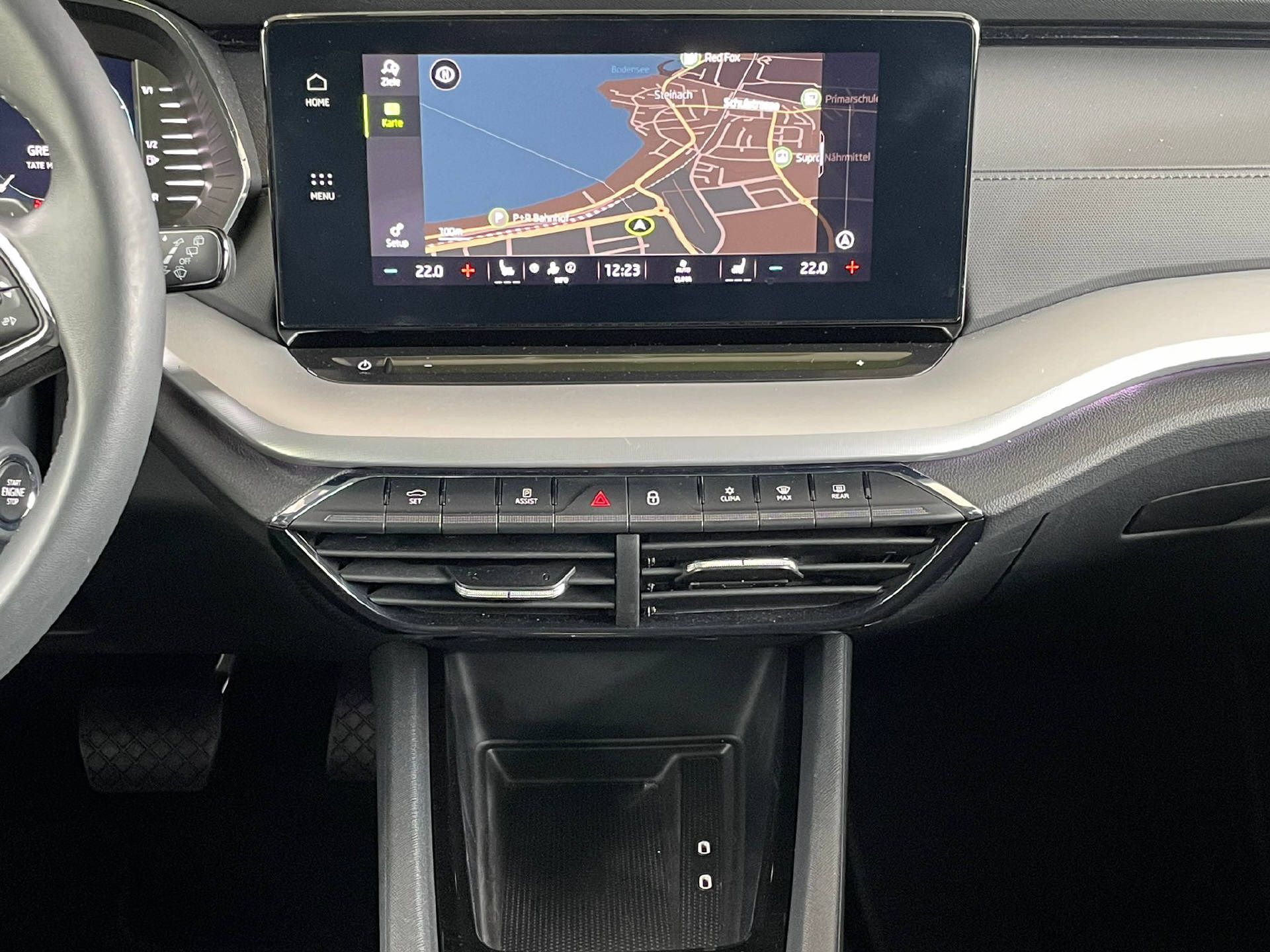 SKODA Octavia Combi 1.5 TSI Ambition DSG-9