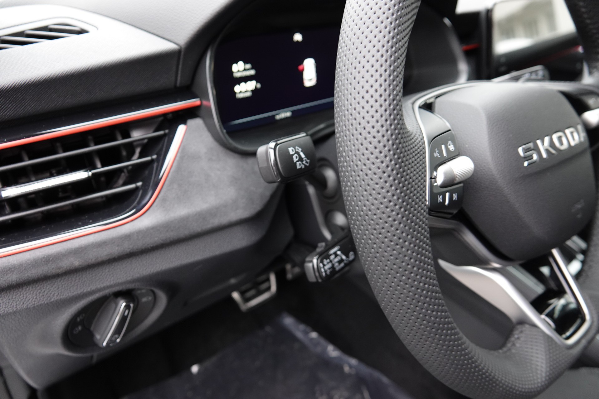 SKODA Kamiq 1.0 TSI Dynamic - 15