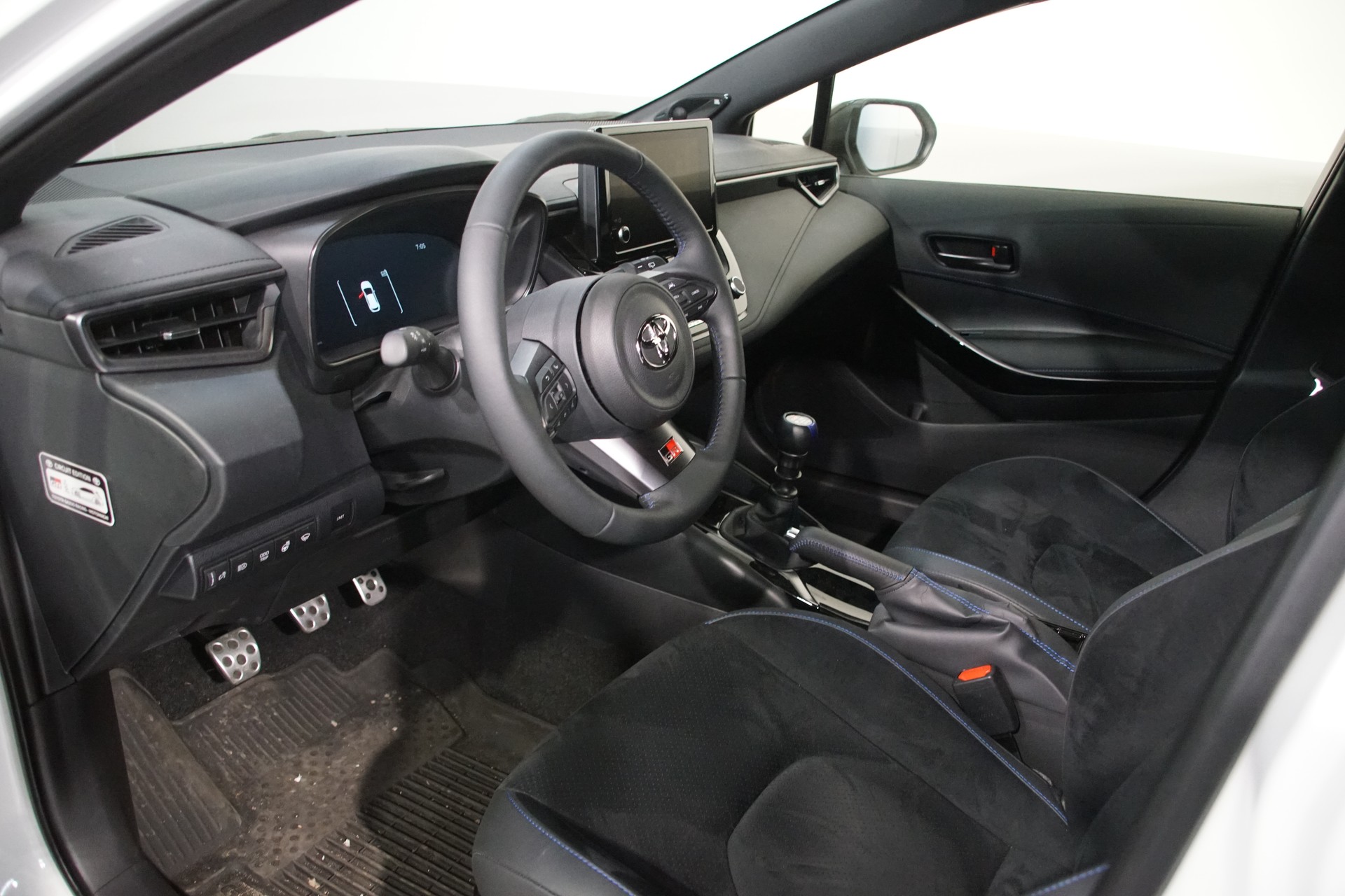 TOYOTA GR Corolla Circuit Edition - 11