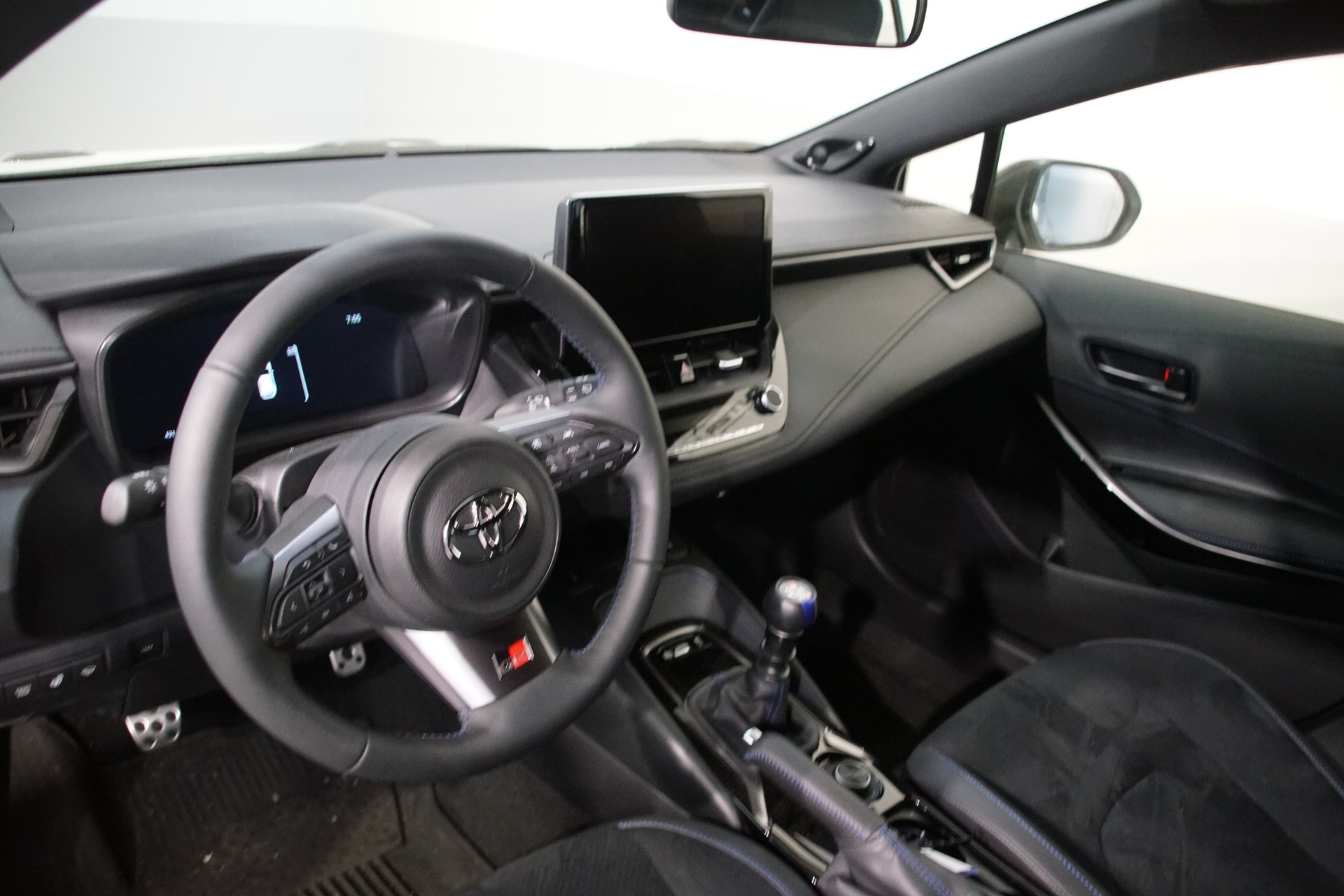 TOYOTA GR Corolla Circuit Edition - 14