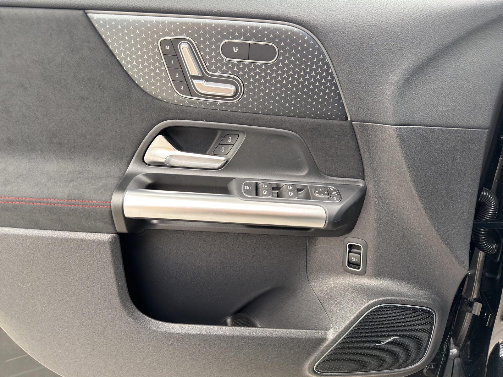 MERCEDES-BENZ EQA 300 66,5kWh 4Matic Excellence - 13