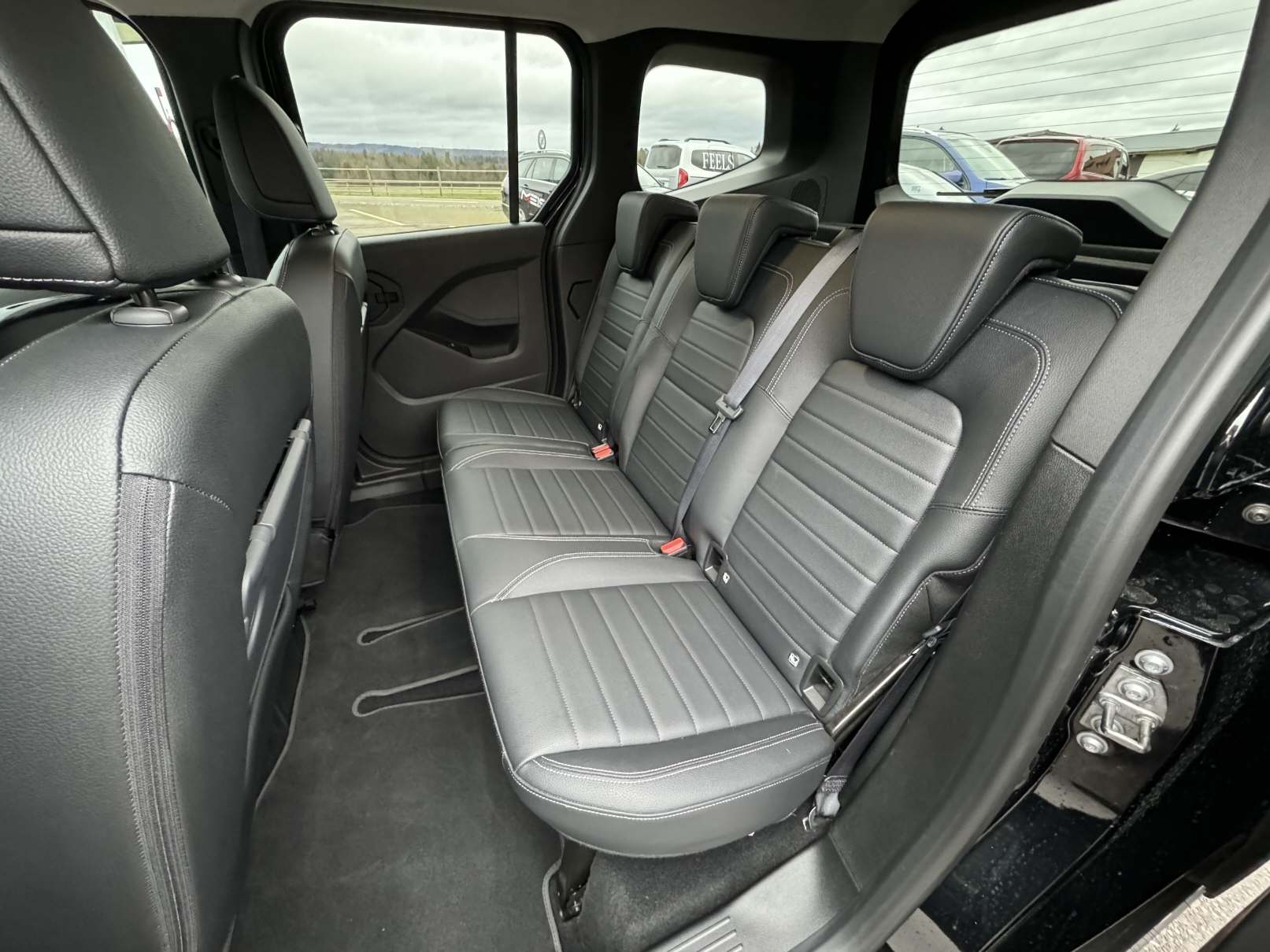 MERCEDES-BENZ T 180d Progressive Van S - 10