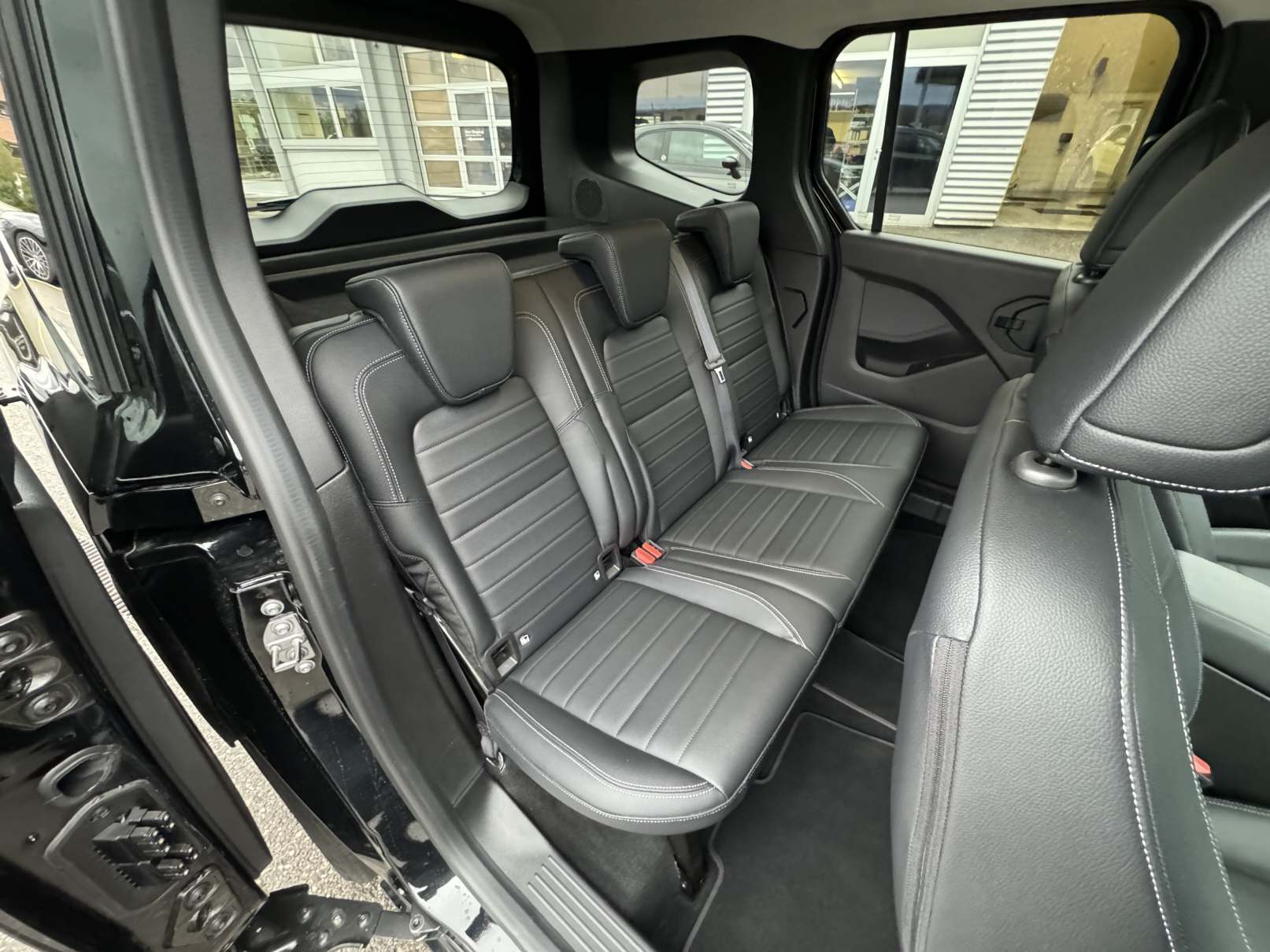 MERCEDES-BENZ T 180d Progressive Van S - 11
