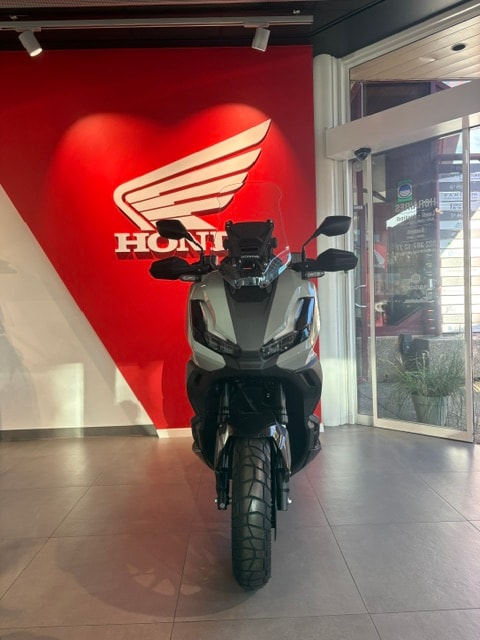 HONDA ADV 350 - 8