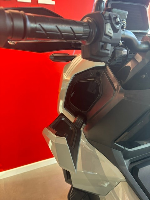HONDA ADV 350 - 10