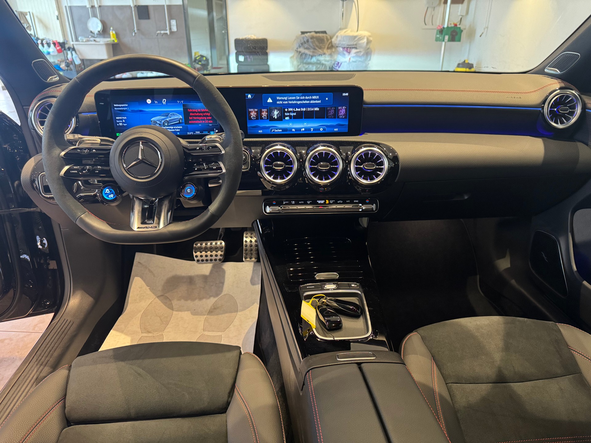 MERCEDES-BENZ CLA 35 AMG 4matic - 12
