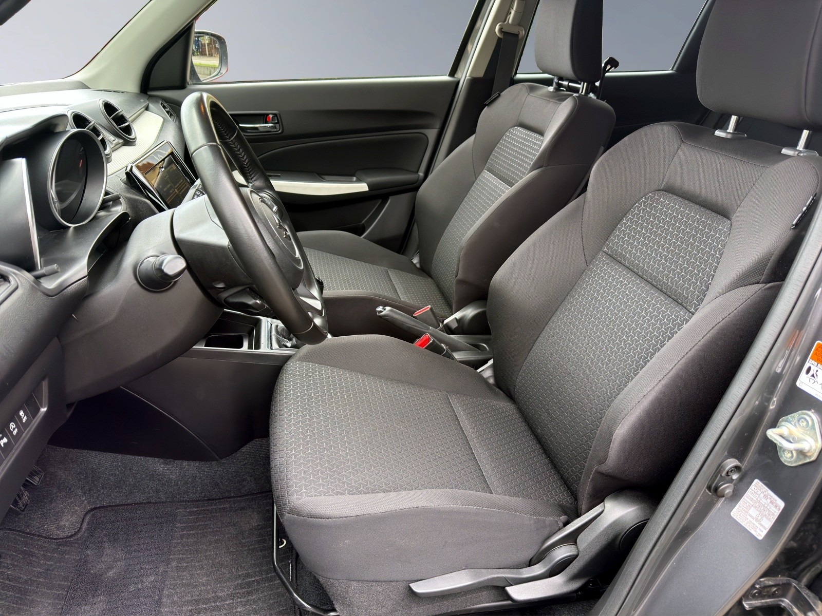 SUZUKI Swift 1.2 Compact+ Hybrid - 9