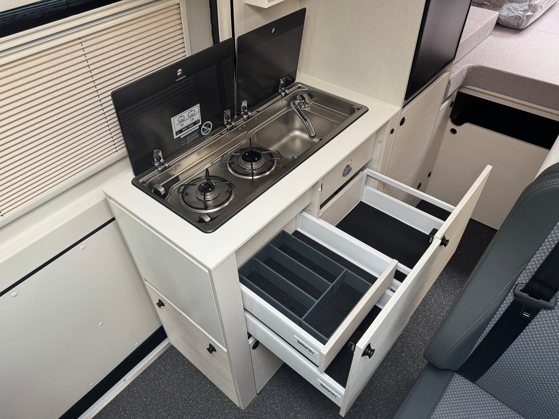TOURNE MOBIL 6.4 - 180 PS SELECT / Heavy / Automat - 10