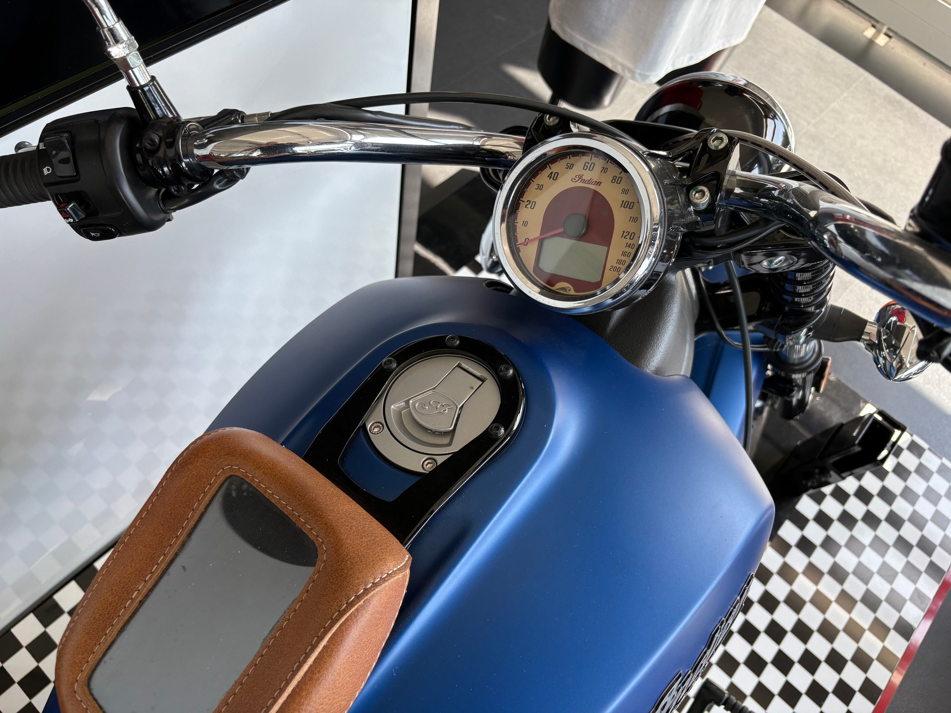INDIAN Scout ABS - 8