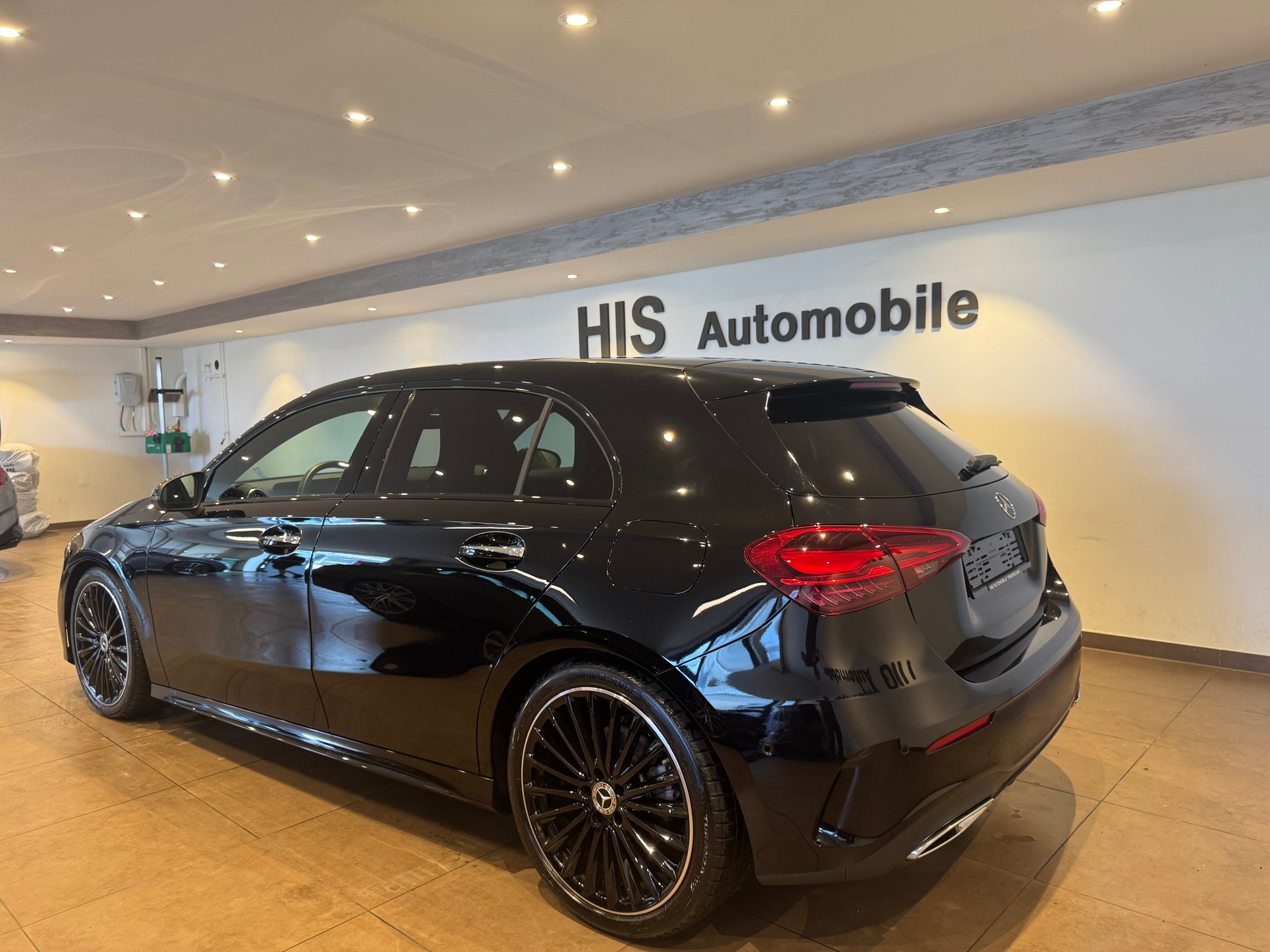 MERCEDES-BENZ A 250 AMG Line 4m - 3