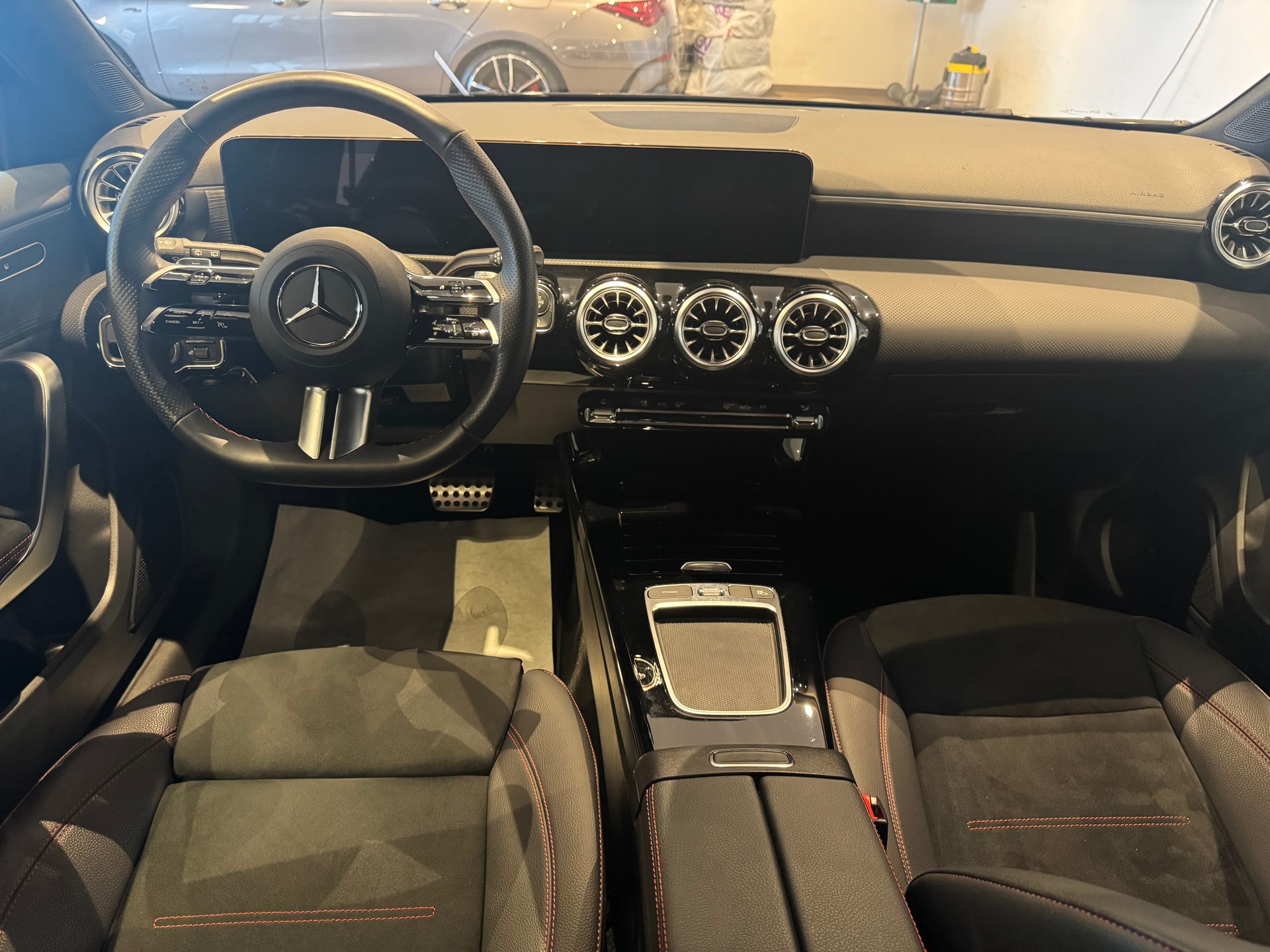 MERCEDES-BENZ A 250 AMG Line 4m - 9