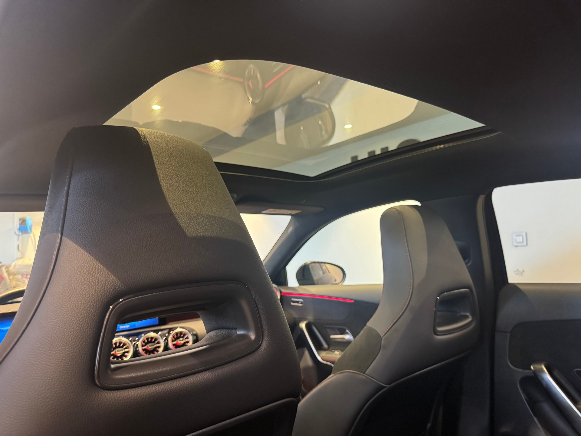 MERCEDES-BENZ A 250 AMG Line 4m - 10