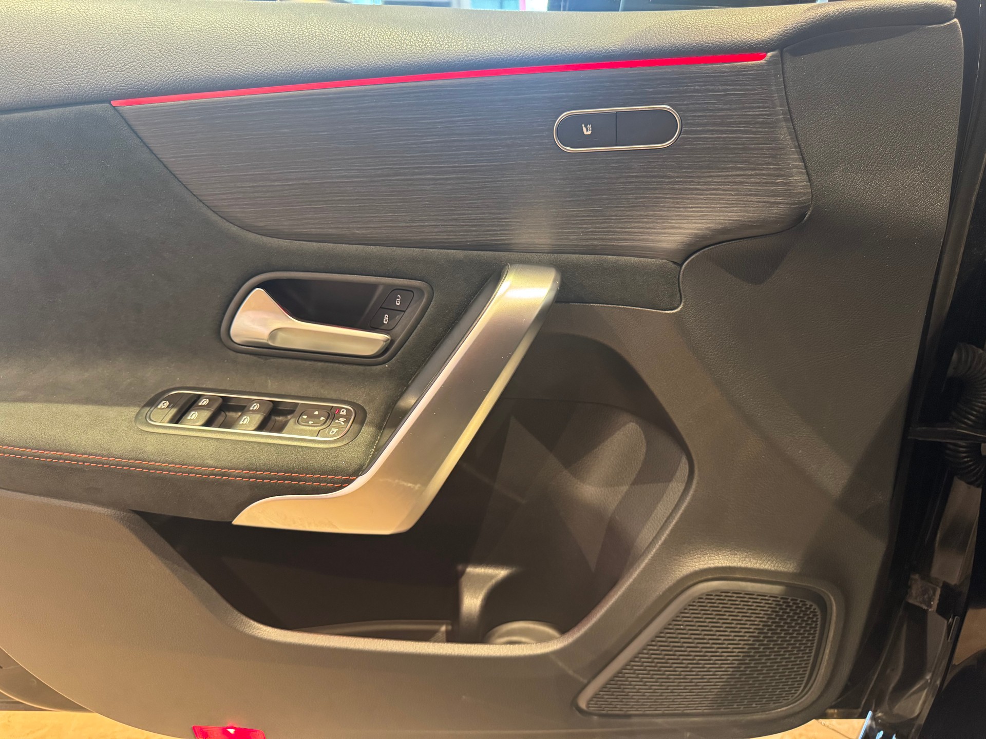 MERCEDES-BENZ A 250 AMG Line 4m - 16