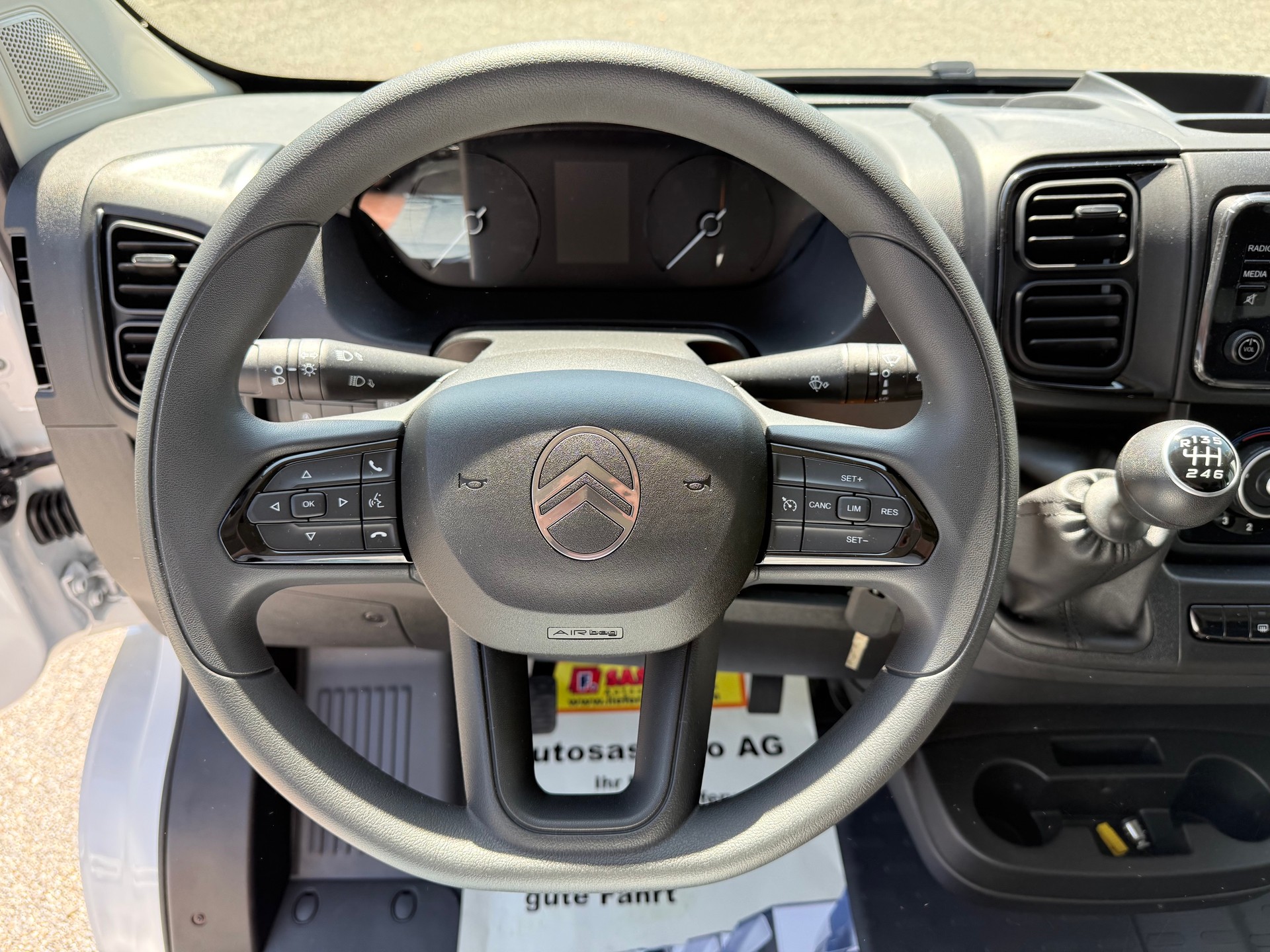 CITROEN Jumper 35 2.2 BlueHDI 140 L2H2 neues Interieur - 9