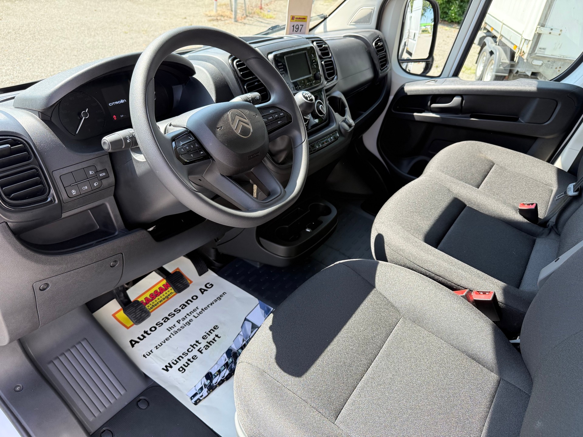 CITROEN Jumper 35 2.2 BlueHDI 140 L2H2 neues Interieur - 11