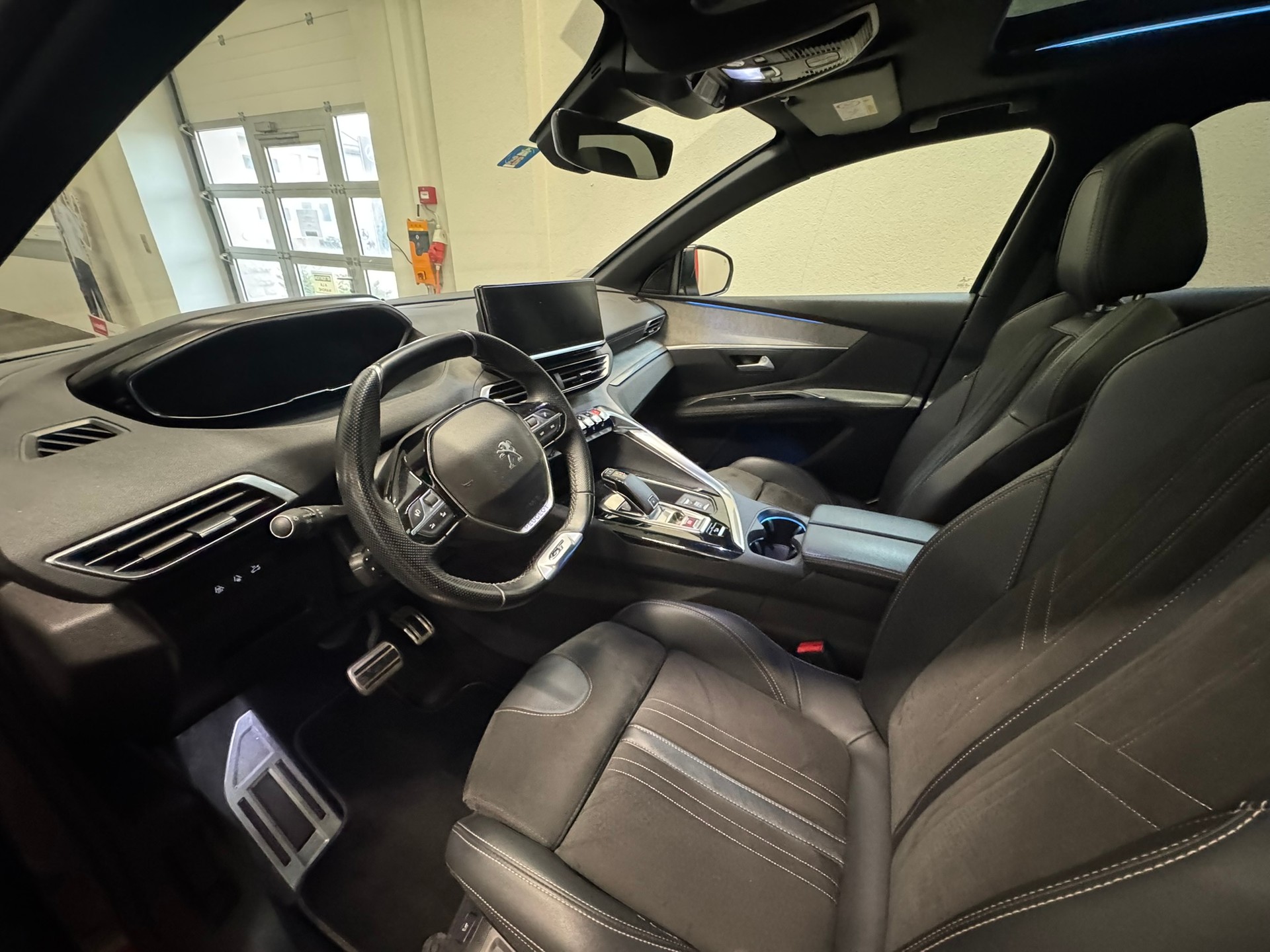 PEUGEOT 3008 1.5 BlueHDi GT EAT8 - 5