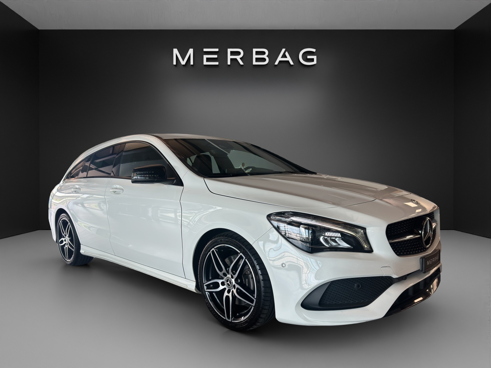 MERCEDES-BENZ CLA 220 4Matic