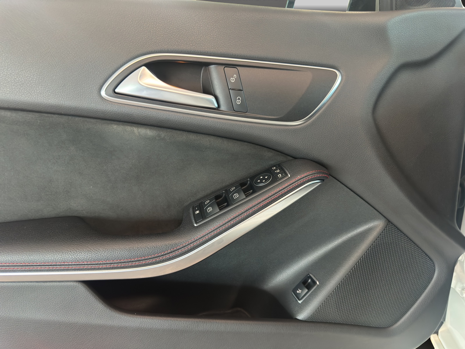 MERCEDES-BENZ CLA 220 4Matic - 13