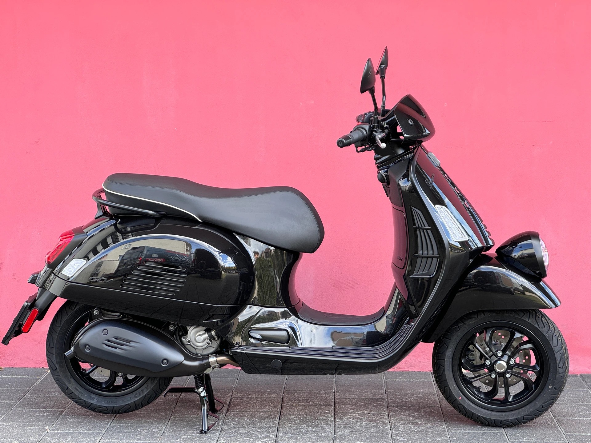 PIAGGIO Vespa GTV 300 "Notte" ABS - 1