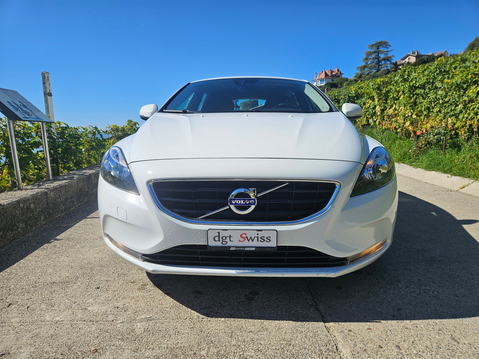 VOLVO V40 T3 Momentum - 2