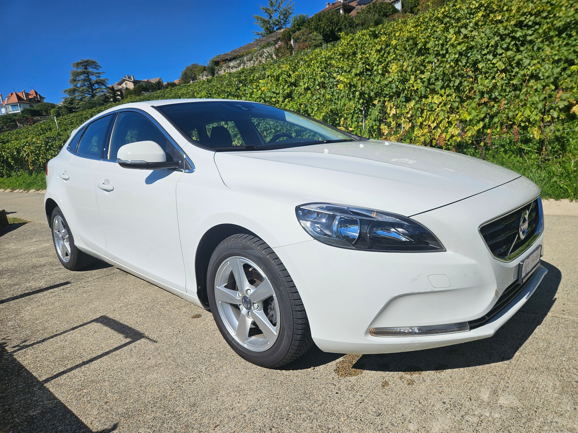 VOLVO V40 T3 Momentum - 9
