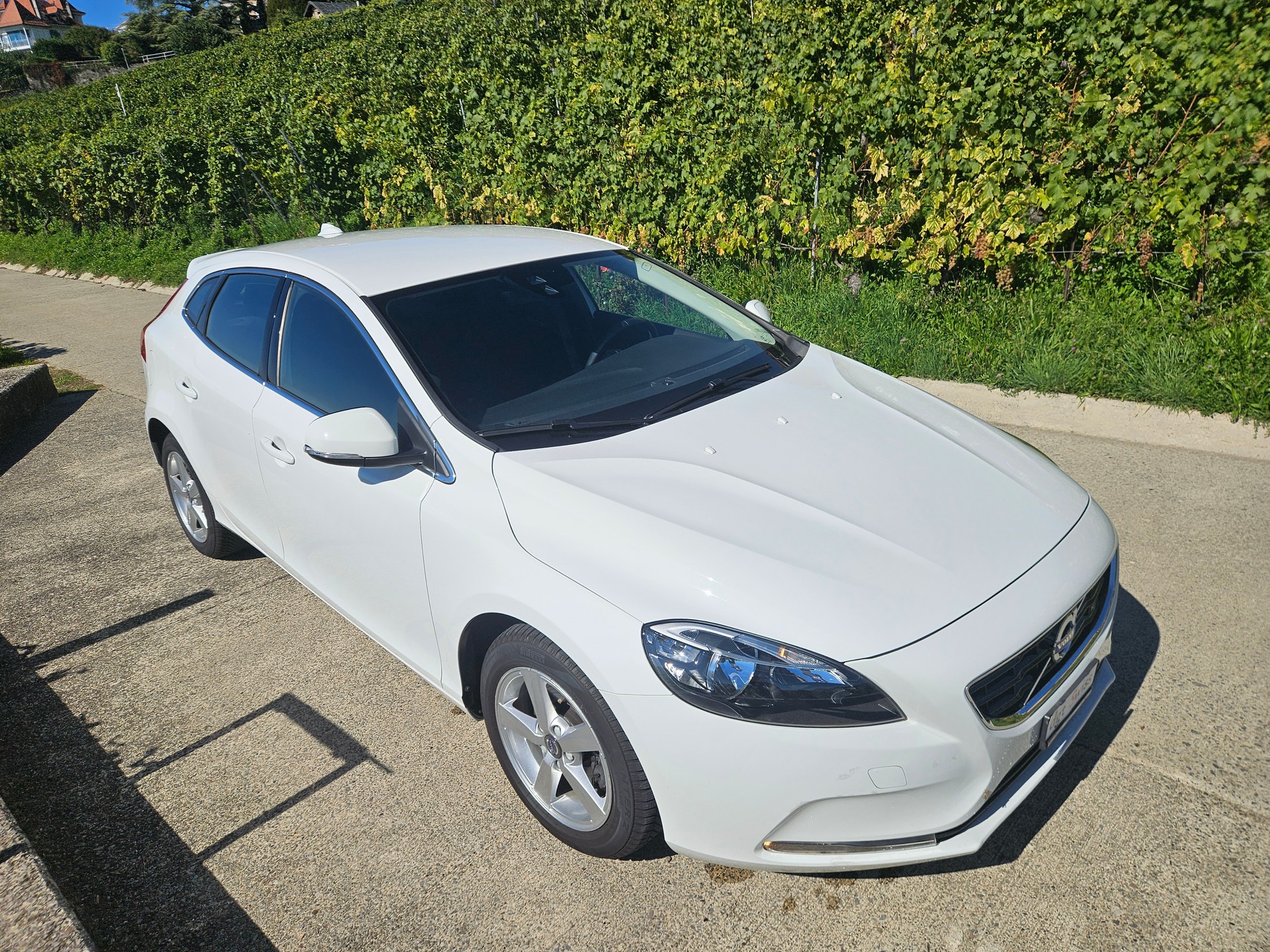 VOLVO V40 T3 Momentum - 7