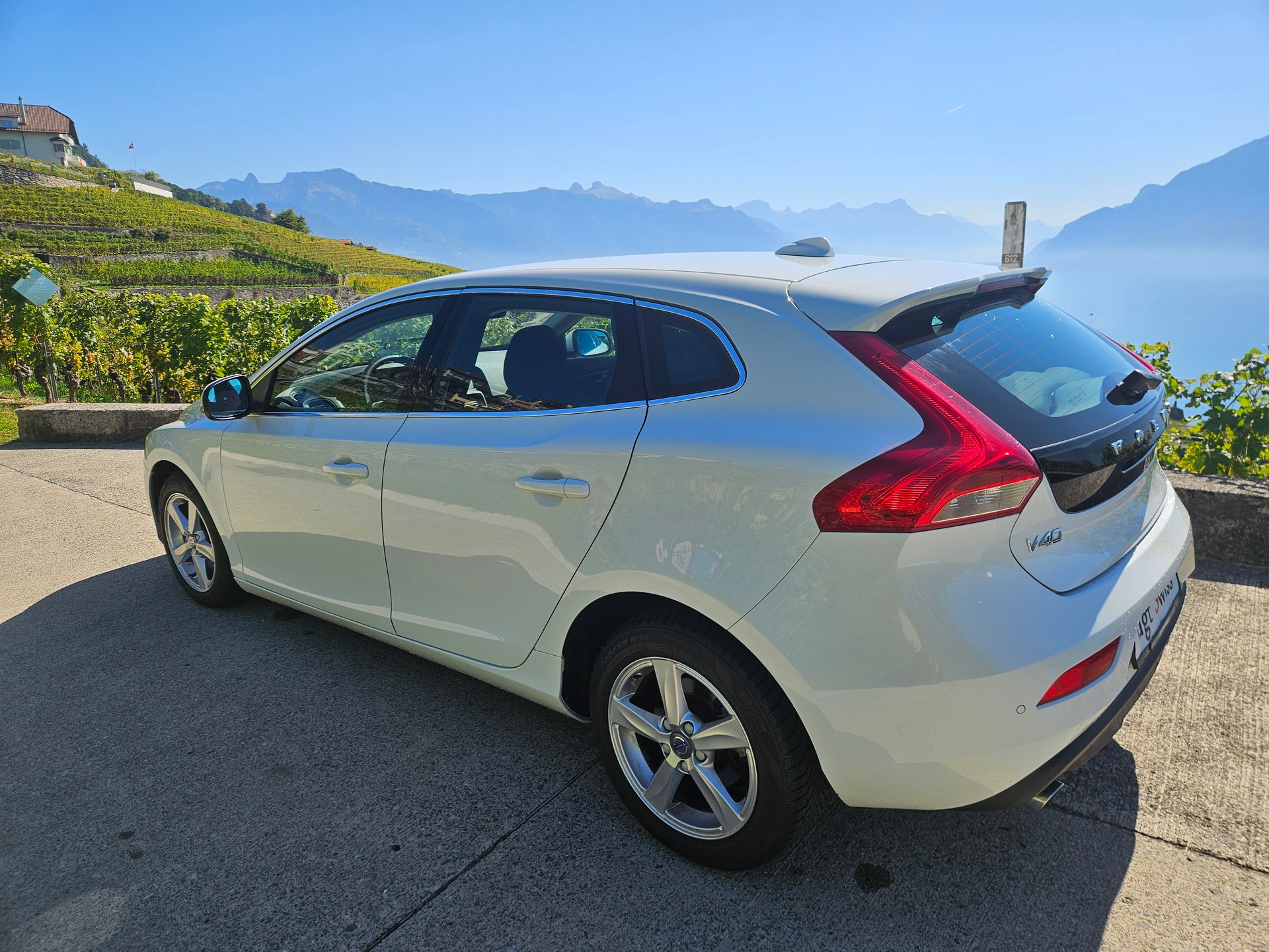 VOLVO V40 T3 Momentum - 3