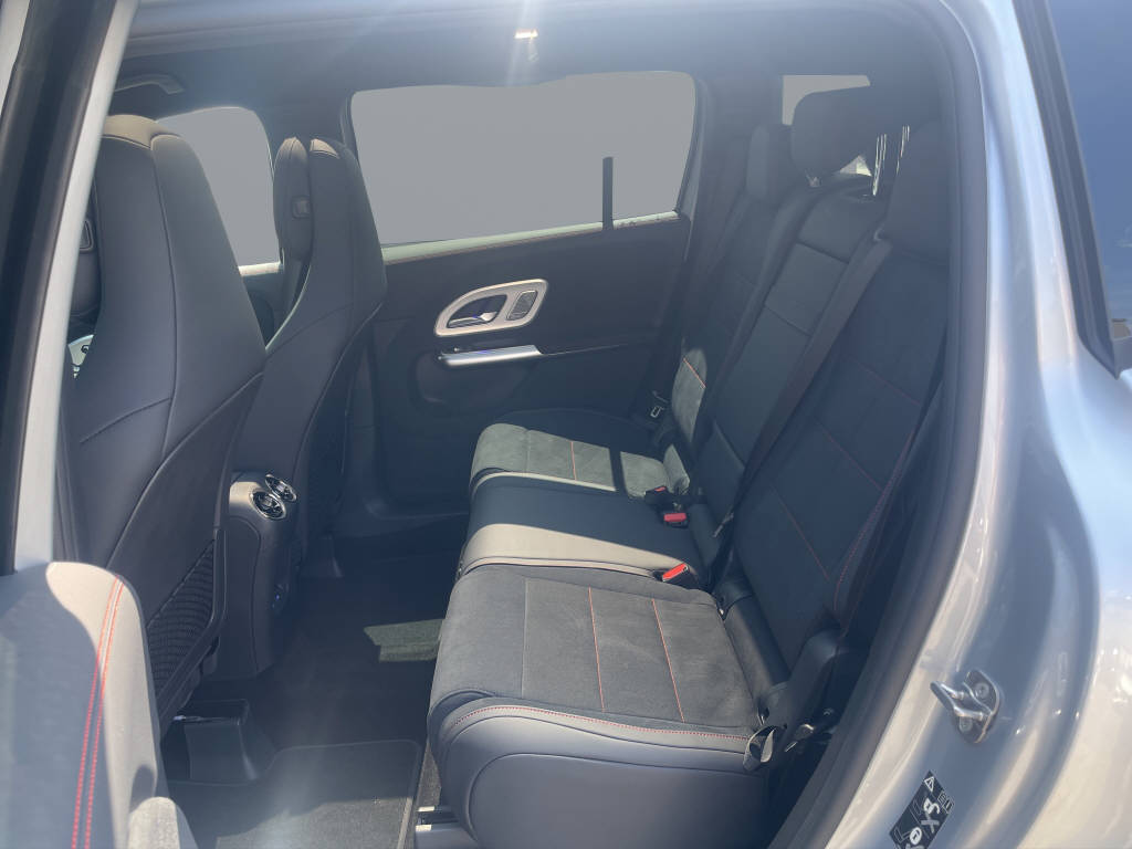 MERCEDES-BENZ GLB 220 4MATIC - 11