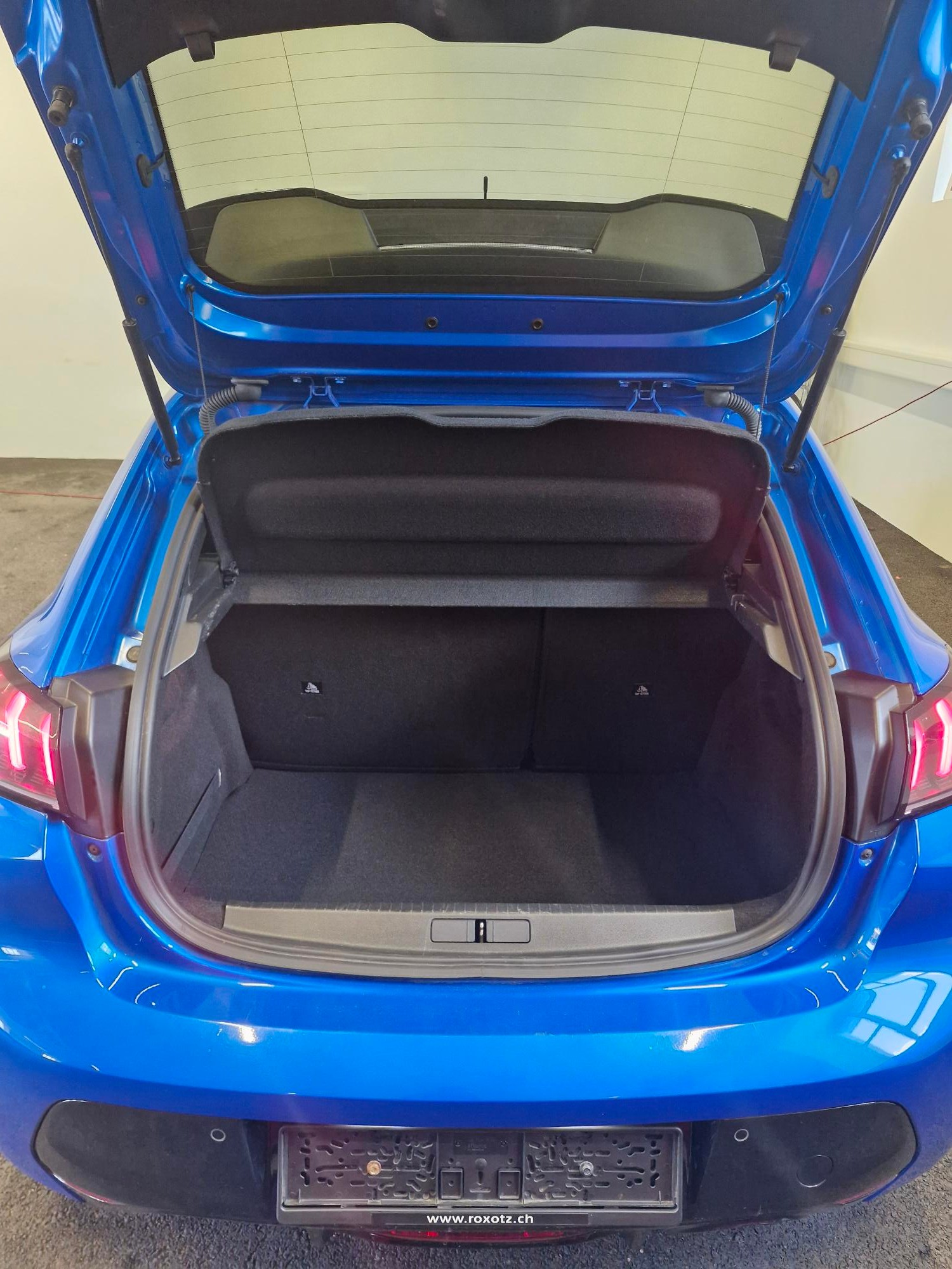 PEUGEOT 208 1.2 PureTech Allure Pack EAT8 - 7