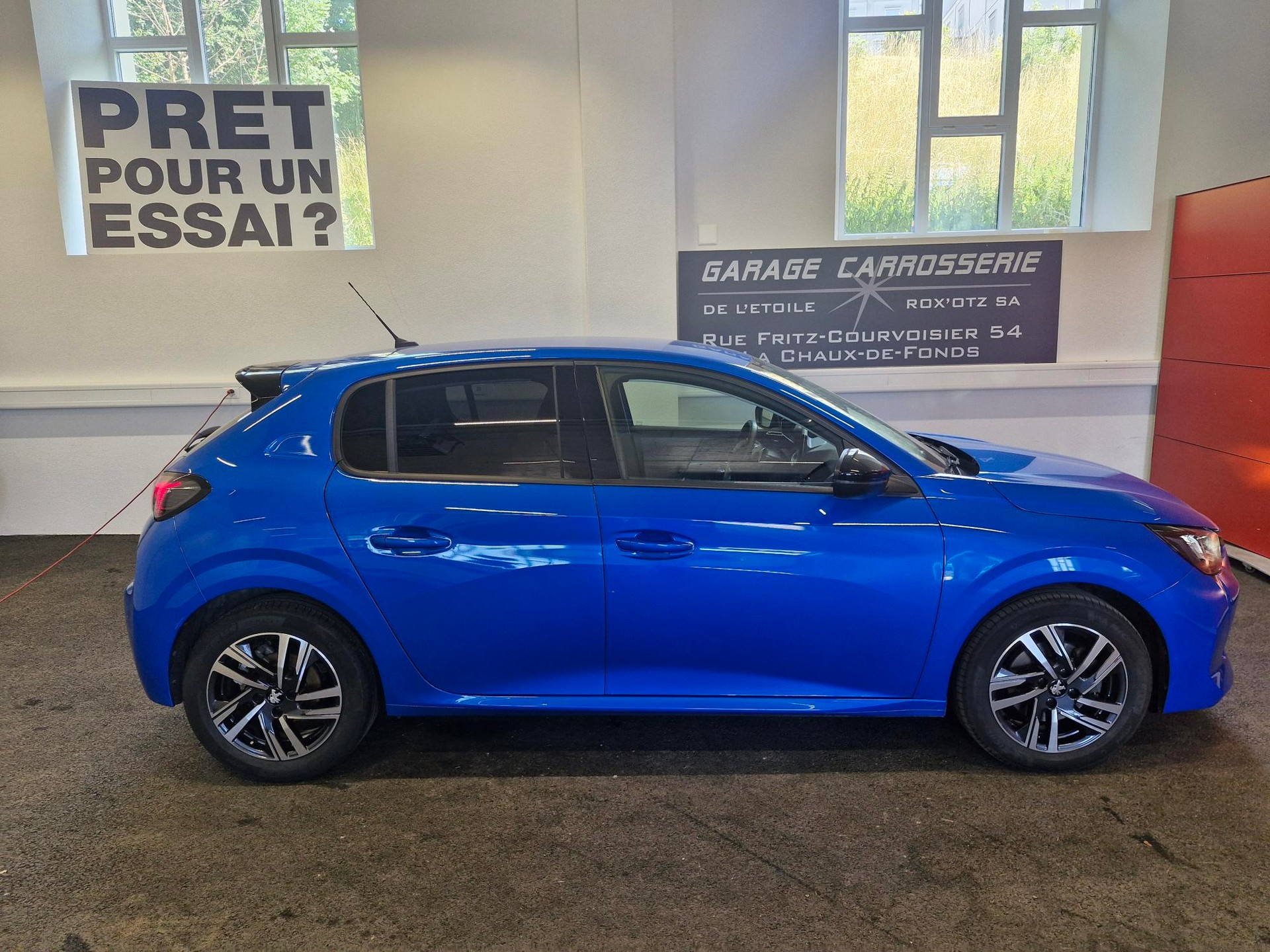 PEUGEOT 208 1.2 PureTech Allure Pack EAT8 - 2