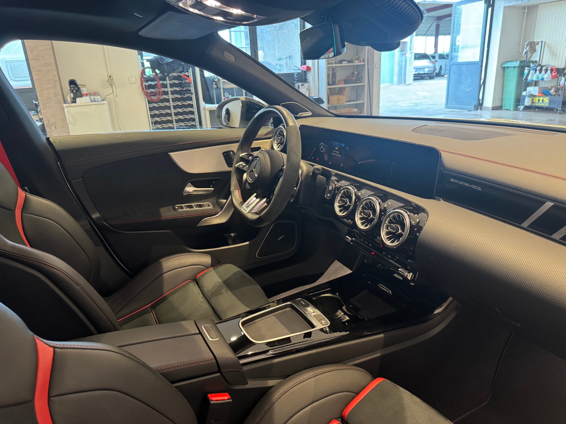 MERCEDES-BENZ CLA 35 AMG 4matic - 9